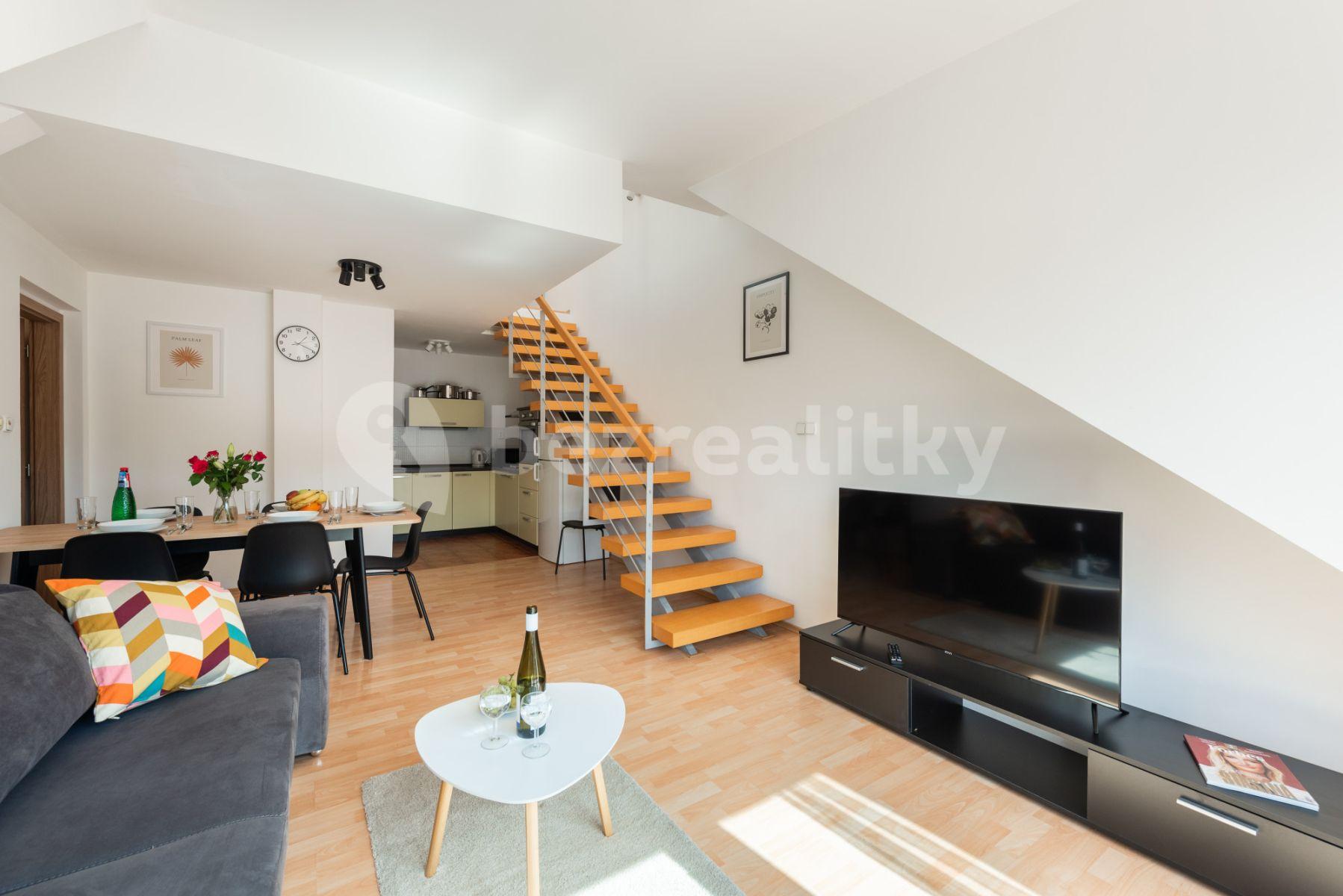 Pronájem bytu 5+1 90 m², Grafická, Praha, Praha