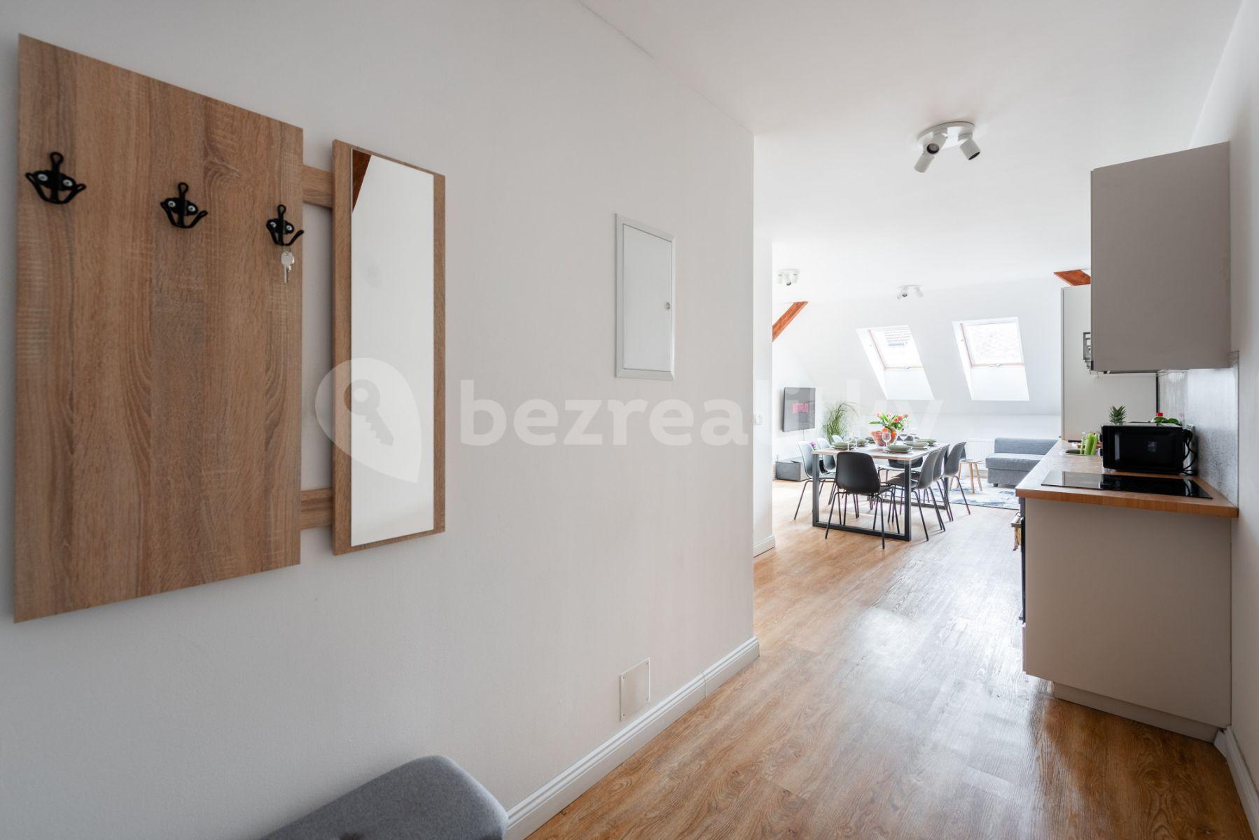 Pronájem bytu 3+1 75 m², Plzeňská, Praha, Praha