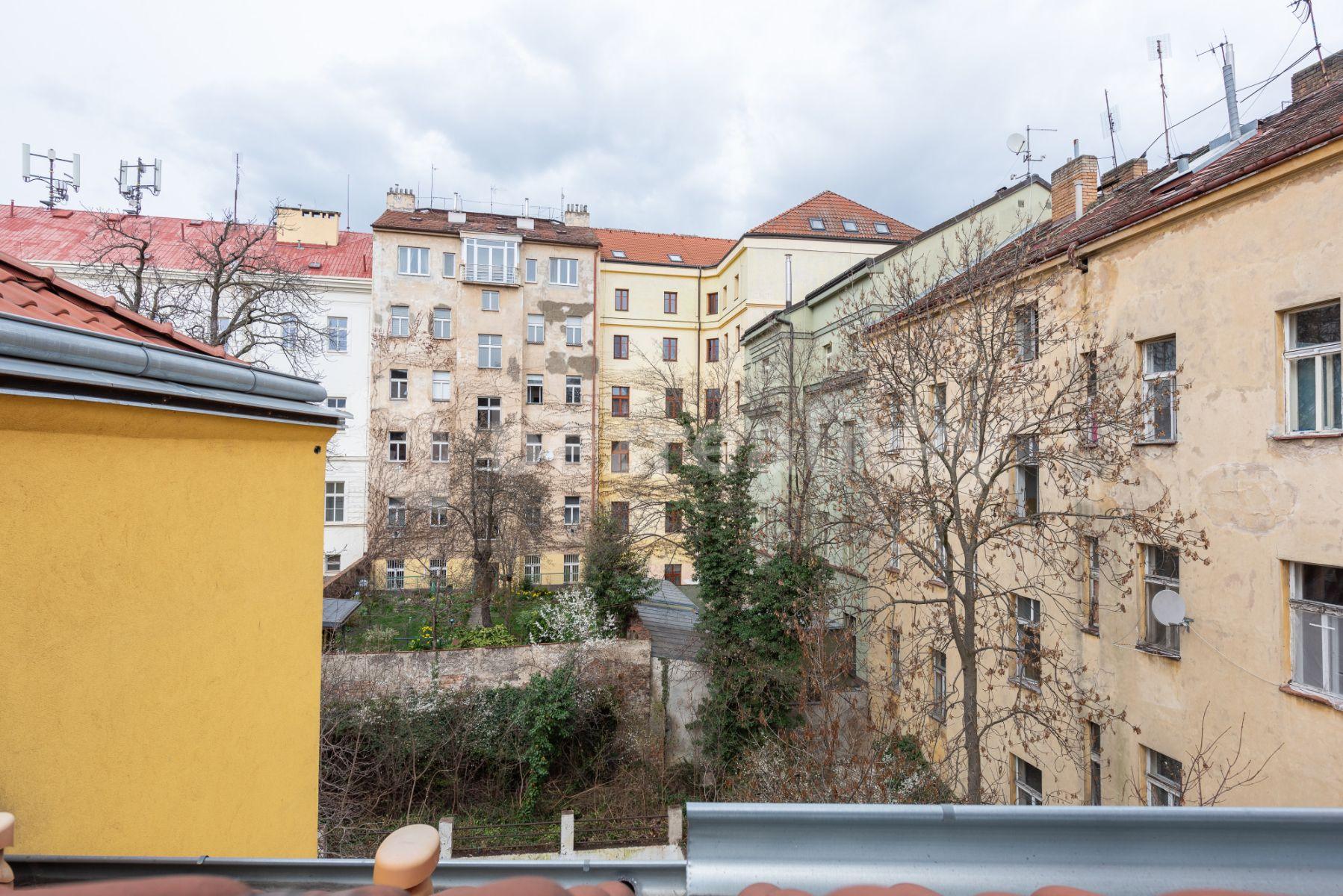 Pronájem bytu 3+1 75 m², Plzeňská, Praha, Praha