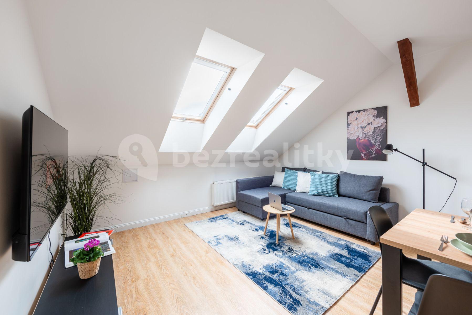 Pronájem bytu 3+1 75 m², Plzeňská, Praha, Praha