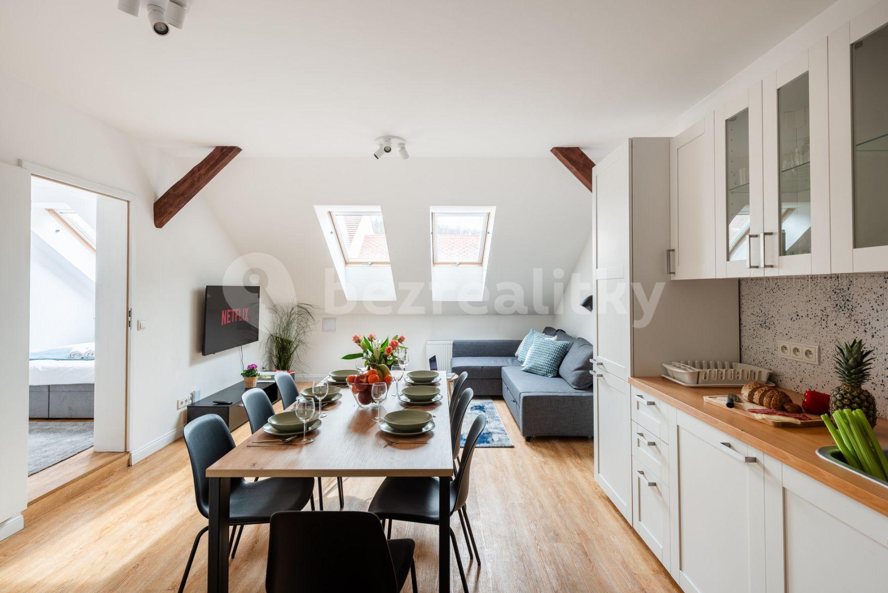 Pronájem bytu 3+1 75 m², Plzeňská, Praha, Praha