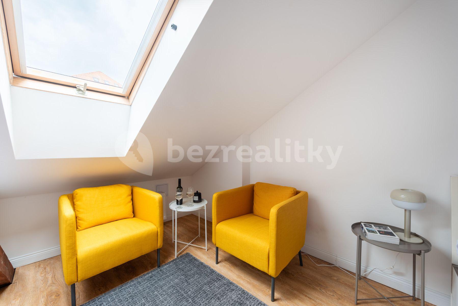 Pronájem bytu 3+1 75 m², Plzeňská, Praha, Praha