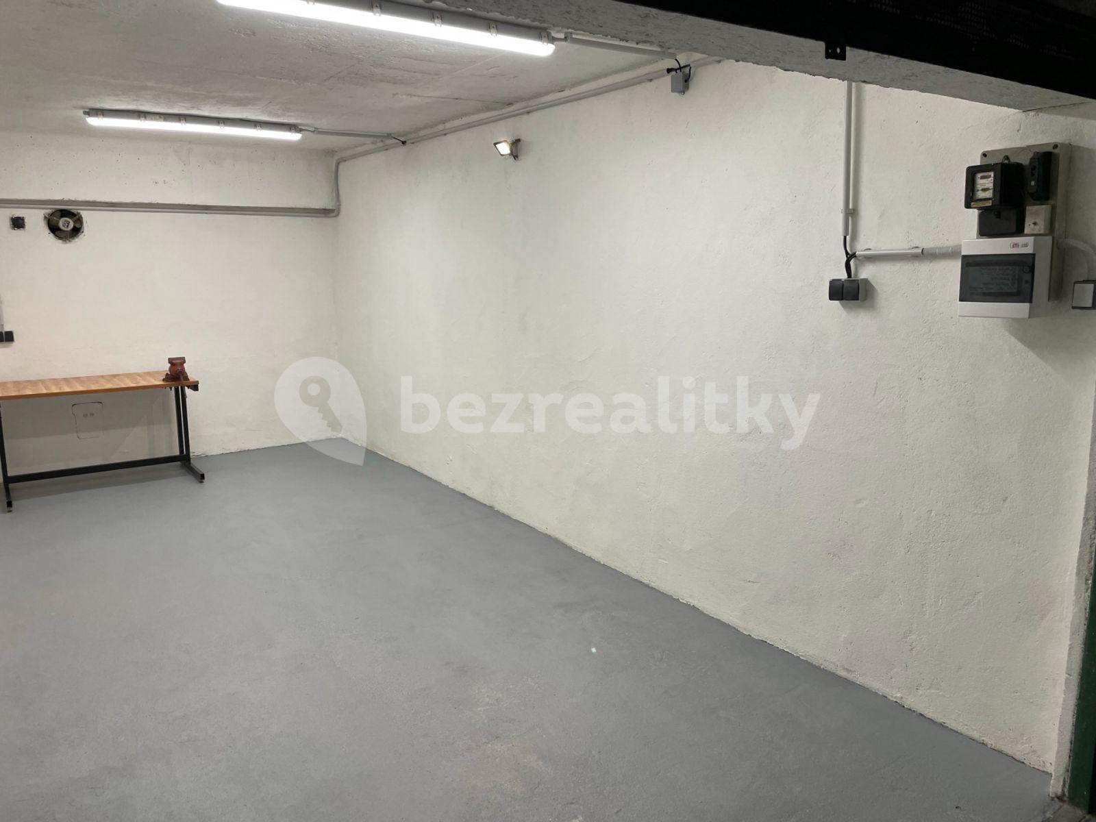Prodej garáže 18 m², Ležáků, Pardubice, Pardubický kraj