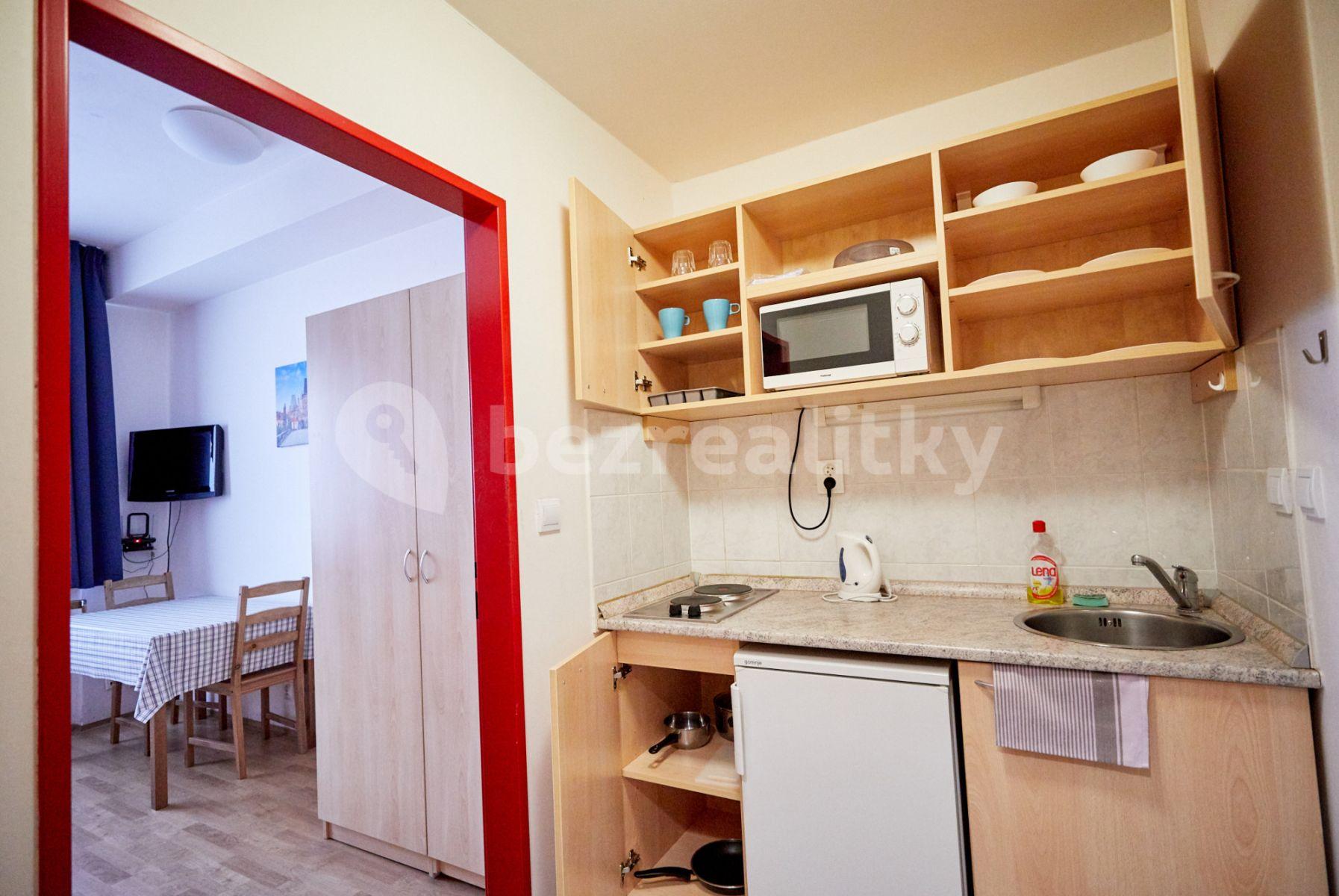 Pronájem bytu 1+1 30 m², Jeseniova, Praha, Praha