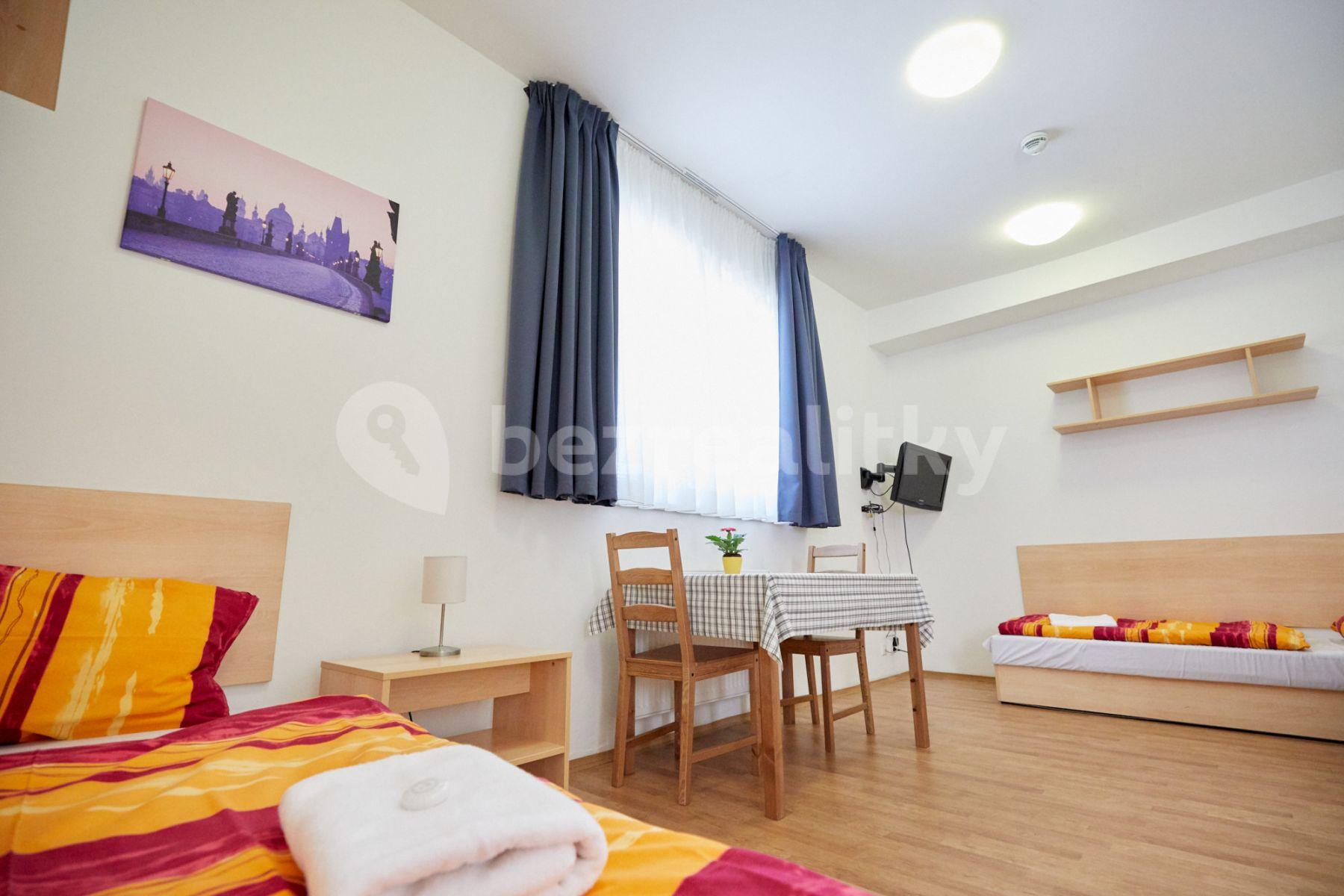 Pronájem bytu 1+1 30 m², Jeseniova, Praha, Praha