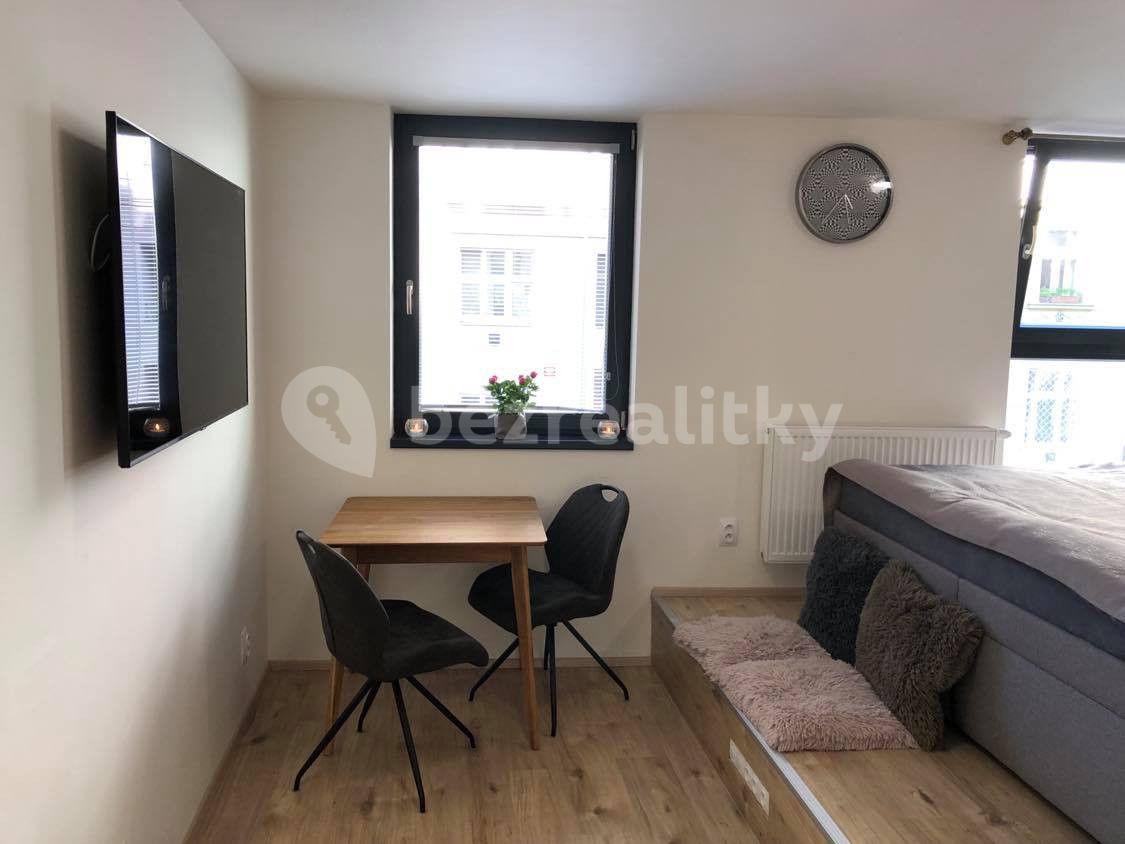 Pronájem bytu 1+kk 30 m², Rostislavova, Praha, Praha