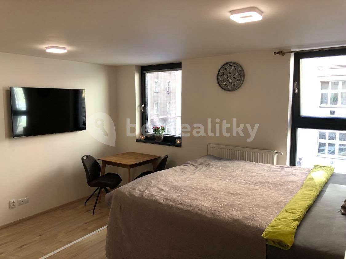 Pronájem bytu 1+kk 30 m², Rostislavova, Praha, Praha