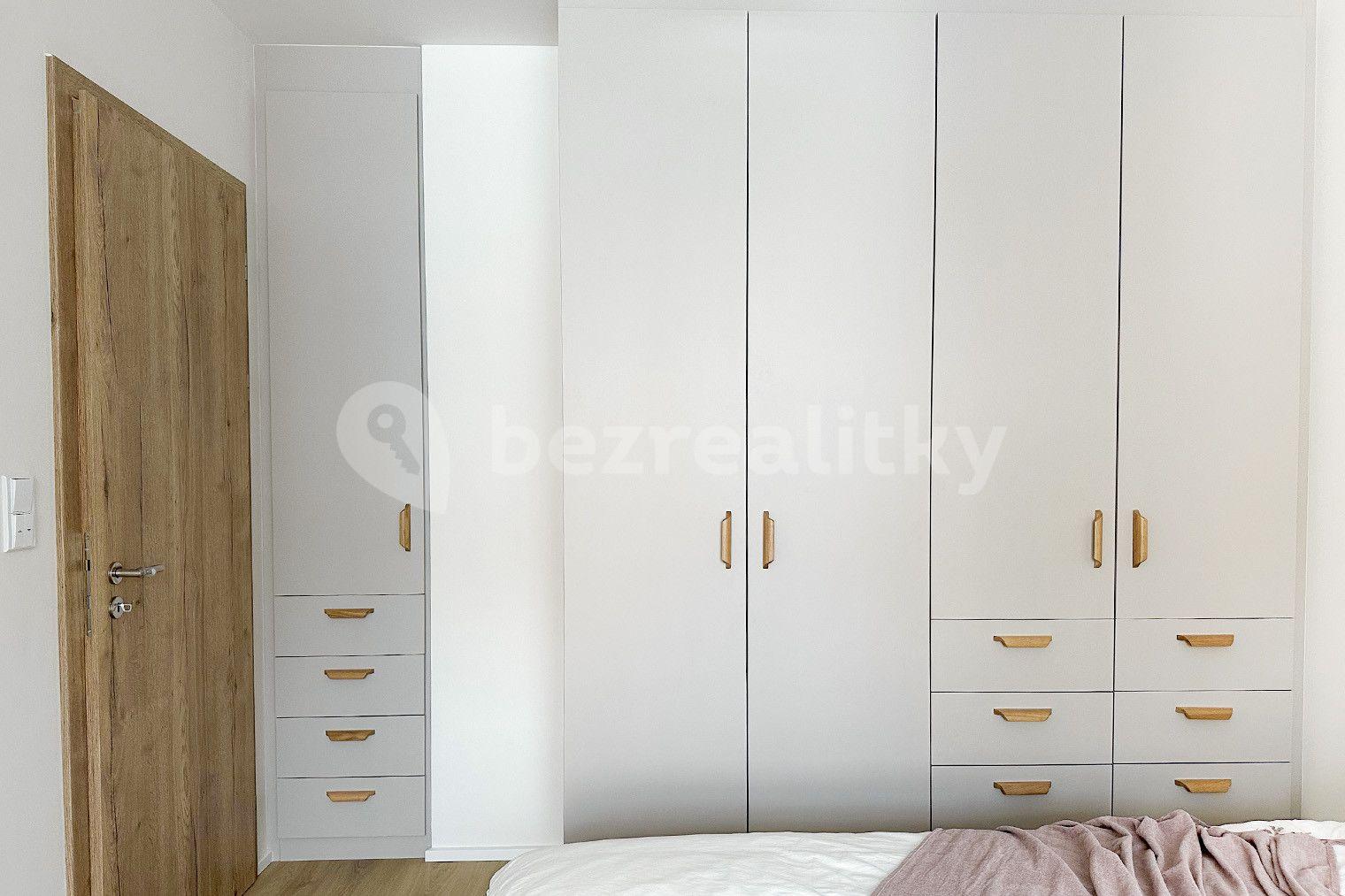 Pronájem bytu 2+1 63 m², U Pergamenky, Praha, Praha