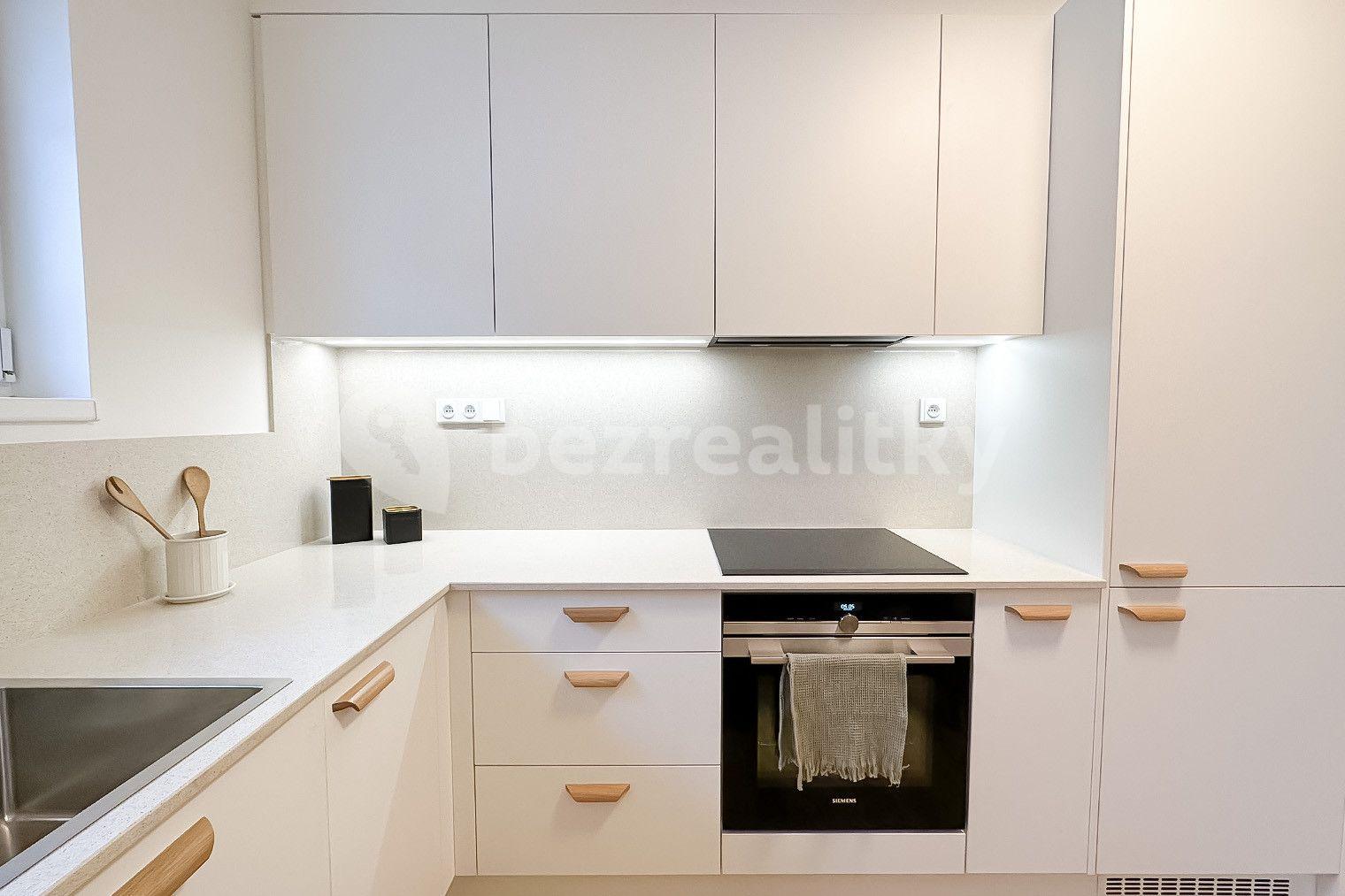 Pronájem bytu 2+1 63 m², U Pergamenky, Praha, Praha