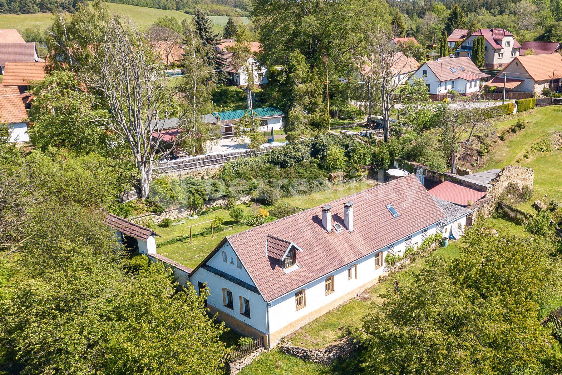 Prodej domu 200 m², pozemek 2.006 m², Býkovice, Louňovice pod Blaníkem, Středočeský kraj