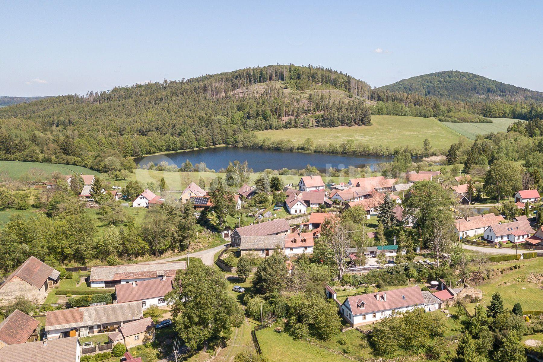 Prodej domu 200 m², pozemek 2.006 m², Býkovice, Louňovice pod Blaníkem, Středočeský kraj