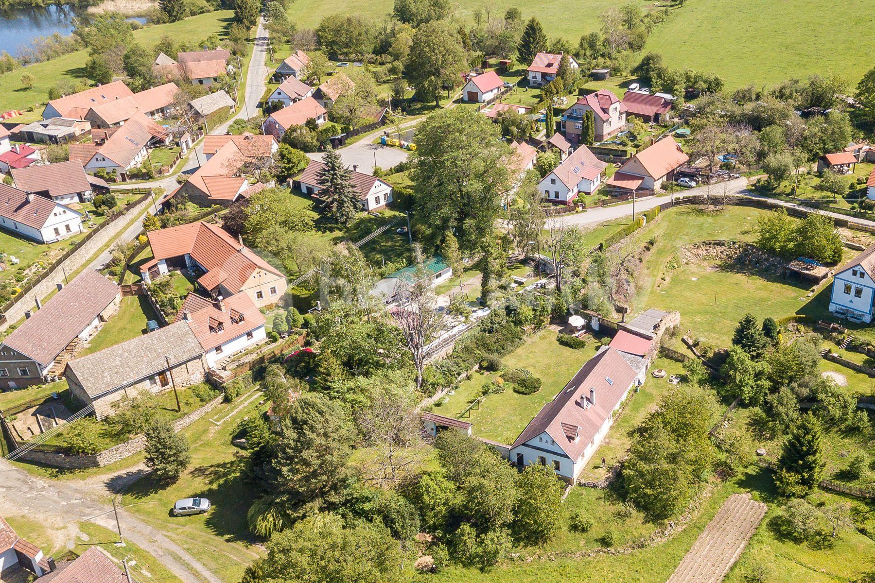 Prodej domu 200 m², pozemek 2.006 m², Býkovice, Louňovice pod Blaníkem, Středočeský kraj