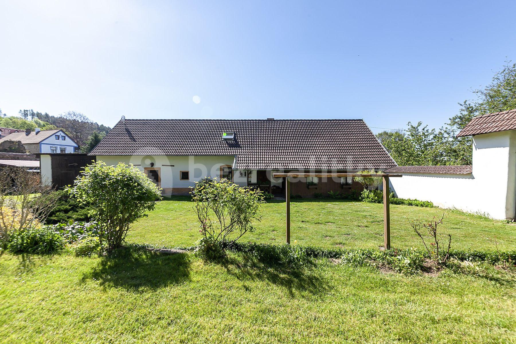 Prodej domu 200 m², pozemek 2.006 m², Býkovice, Louňovice pod Blaníkem, Středočeský kraj