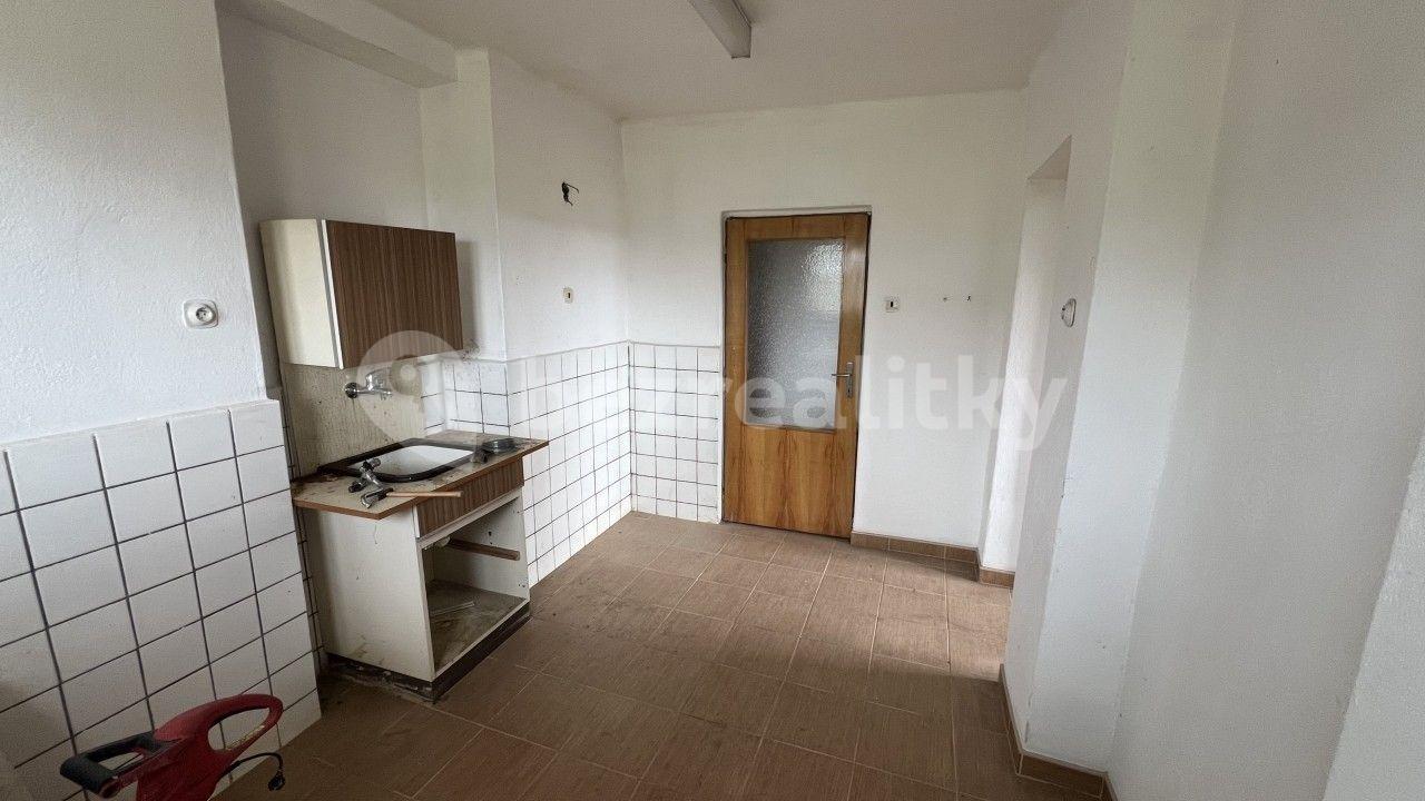 Prodej domu 220 m², pozemek 1.926 m², Chorušice, Středočeský kraj