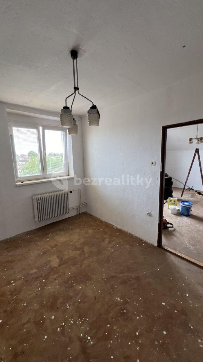 Prodej domu 220 m², pozemek 1.926 m², Chorušice, Středočeský kraj