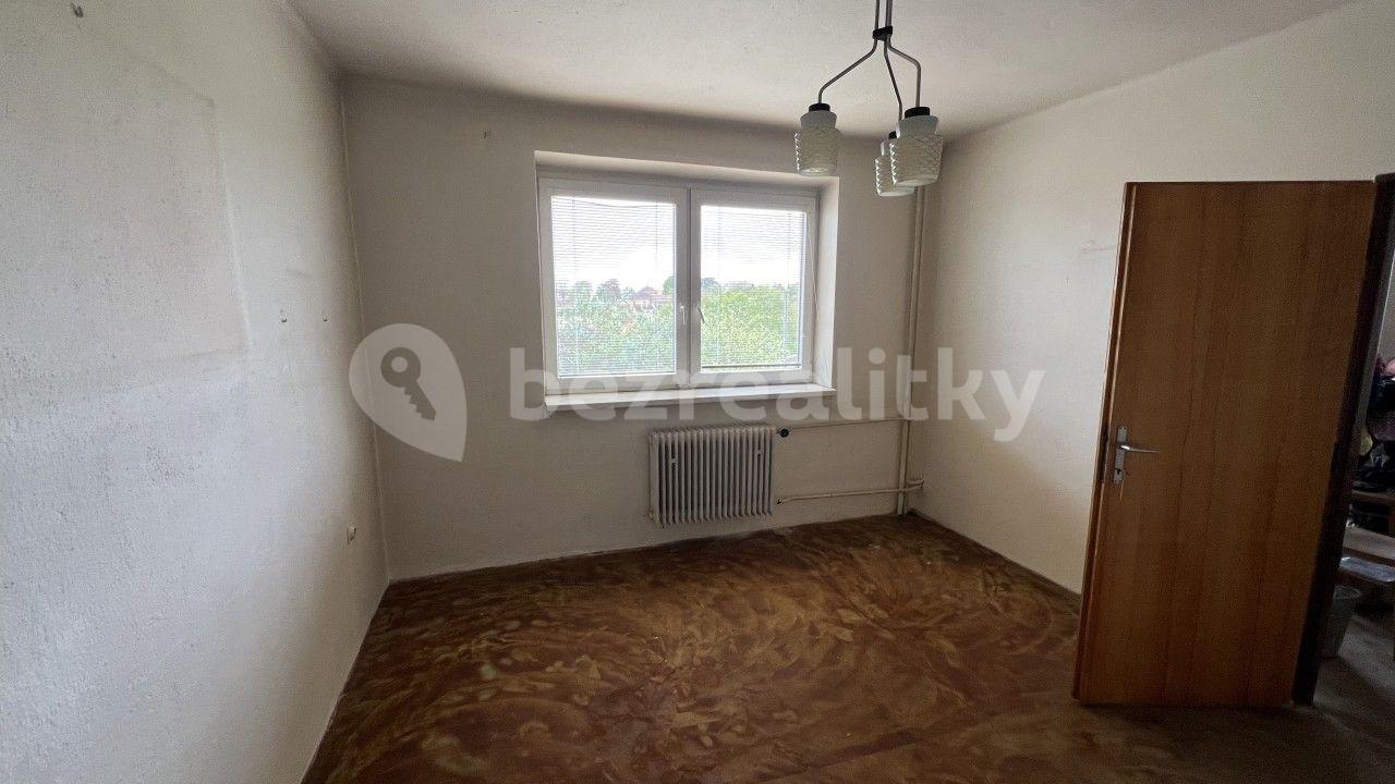 Prodej domu 220 m², pozemek 1.926 m², Chorušice, Středočeský kraj