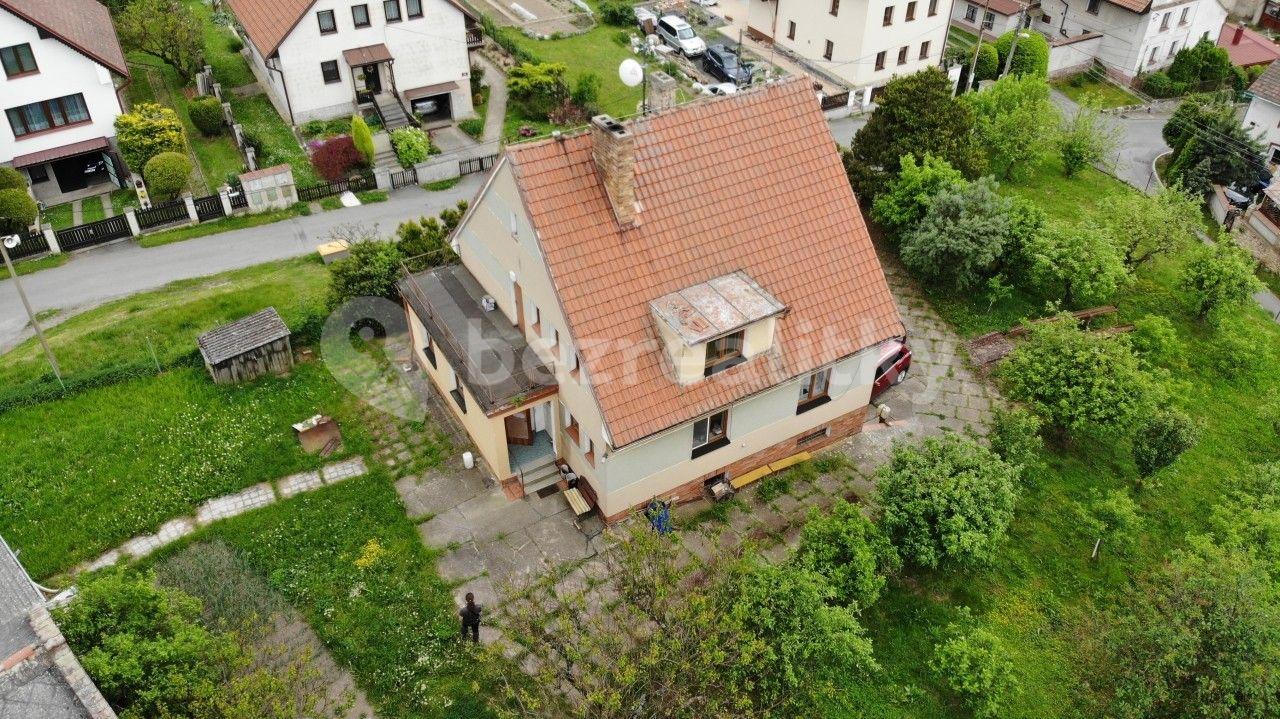 Prodej domu 220 m², pozemek 1.926 m², Chorušice, Středočeský kraj