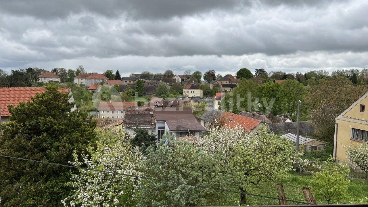 Prodej domu 220 m², pozemek 1.926 m², Chorušice, Středočeský kraj