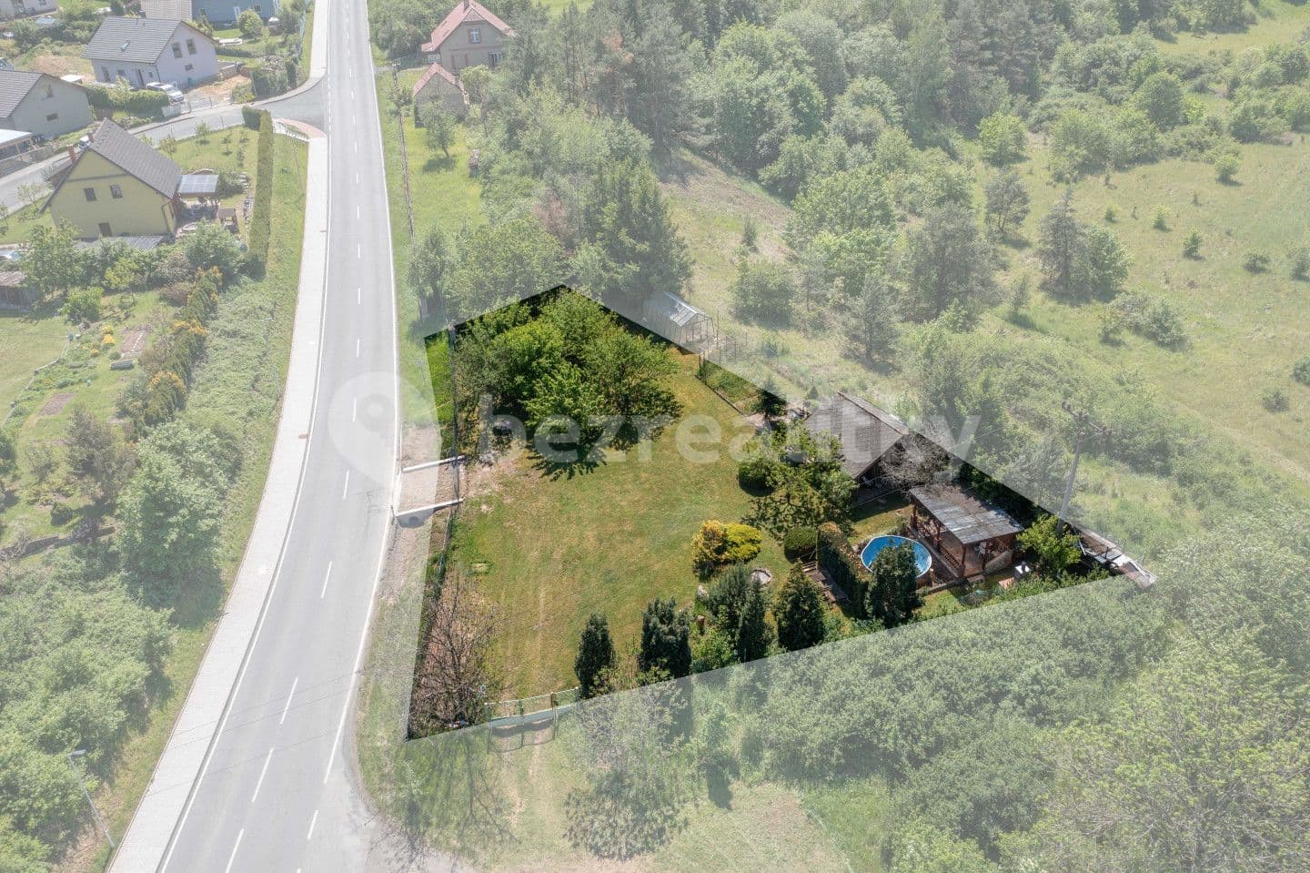 Prodej pozemku 970 m², Roztoky, Středočeský kraj