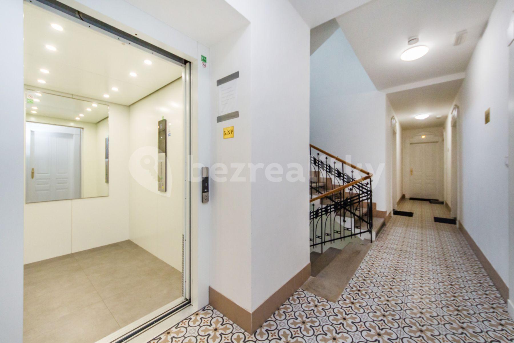 Pronájem bytu 1+kk 29 m², Slavíkova, Praha, Praha