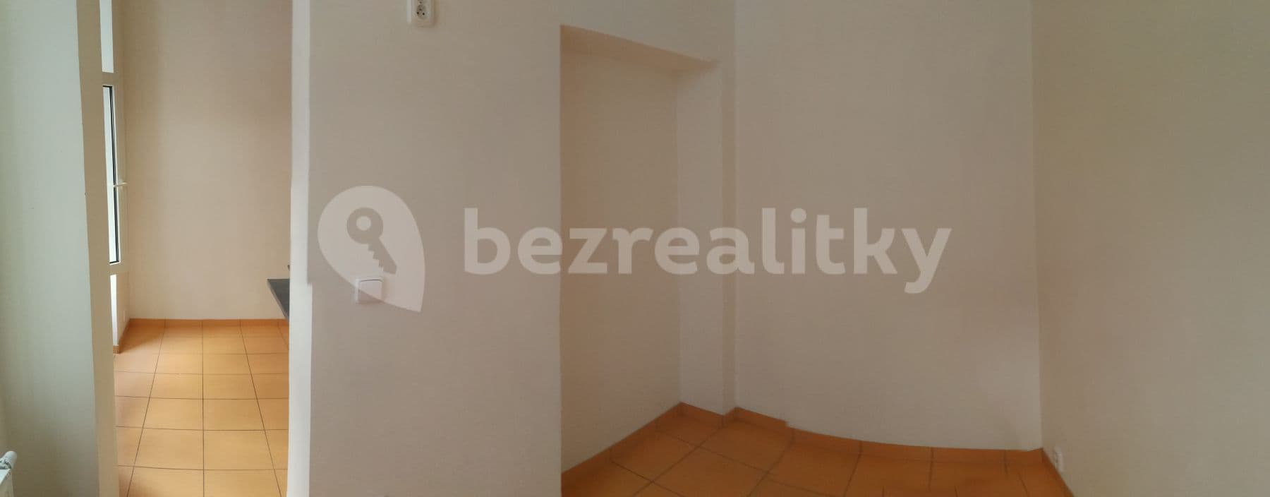 Pronájem bytu 2+1 55 m², Plzeňská, Praha, Praha