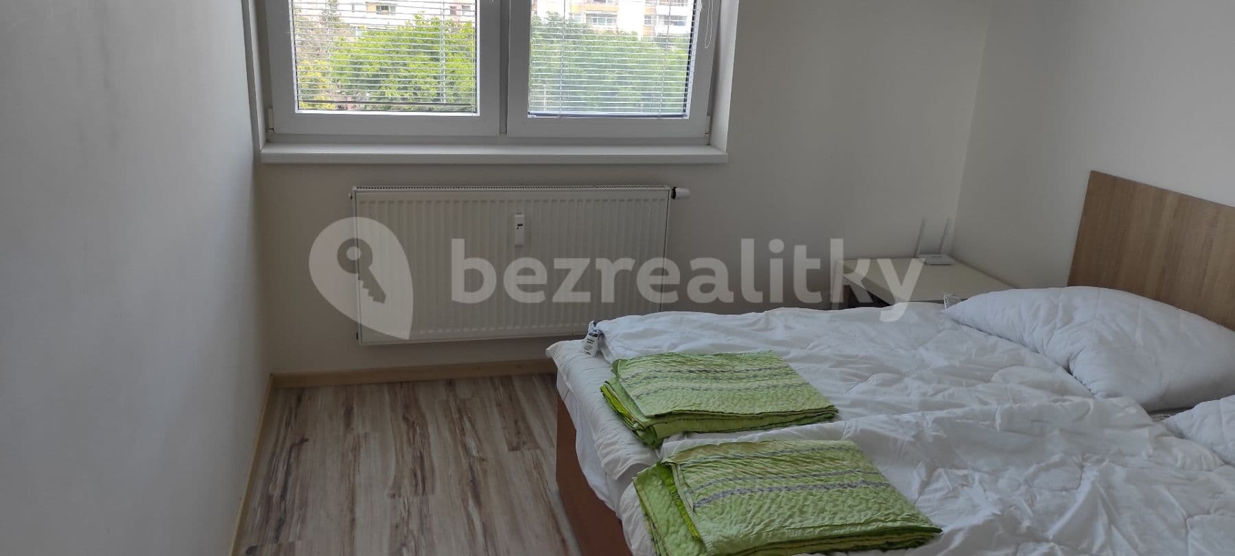 Pronájem bytu 2+1 42 m², Jégého, Ružinov, Bratislavský kraj