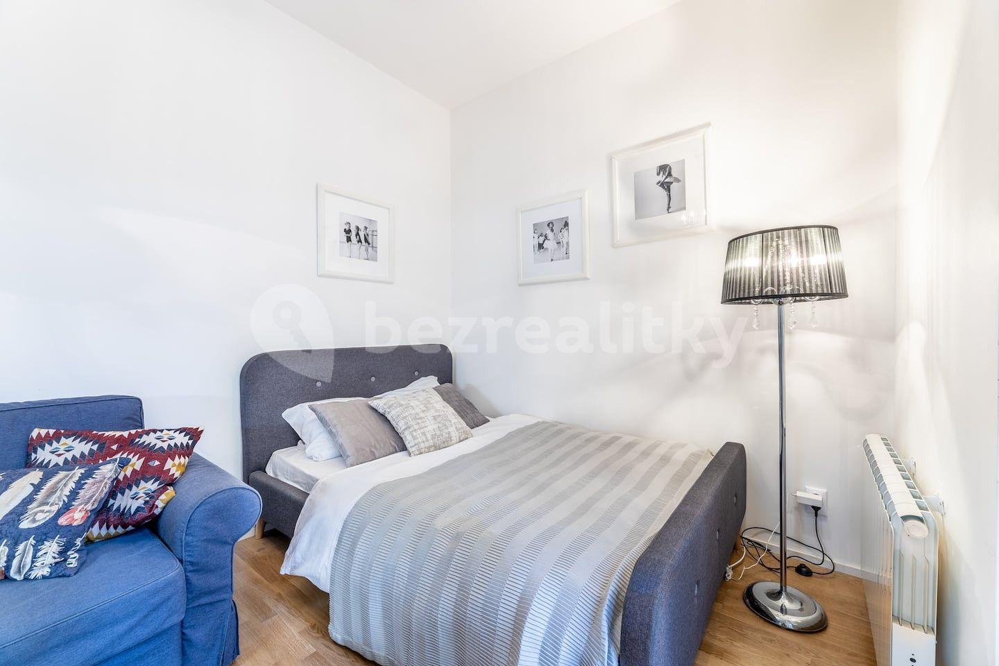 Pronájem bytu 1+kk 24 m², Příčná, Praha, Praha