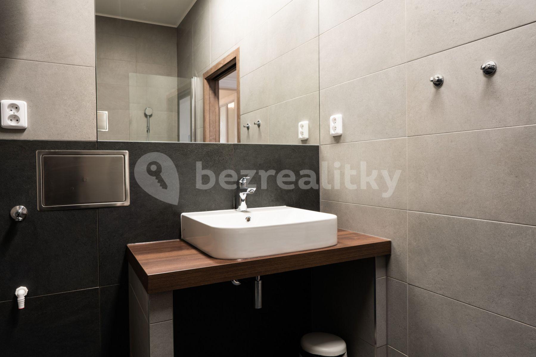 Pronájem bytu 2+1 79 m², Polská, Praha, Praha