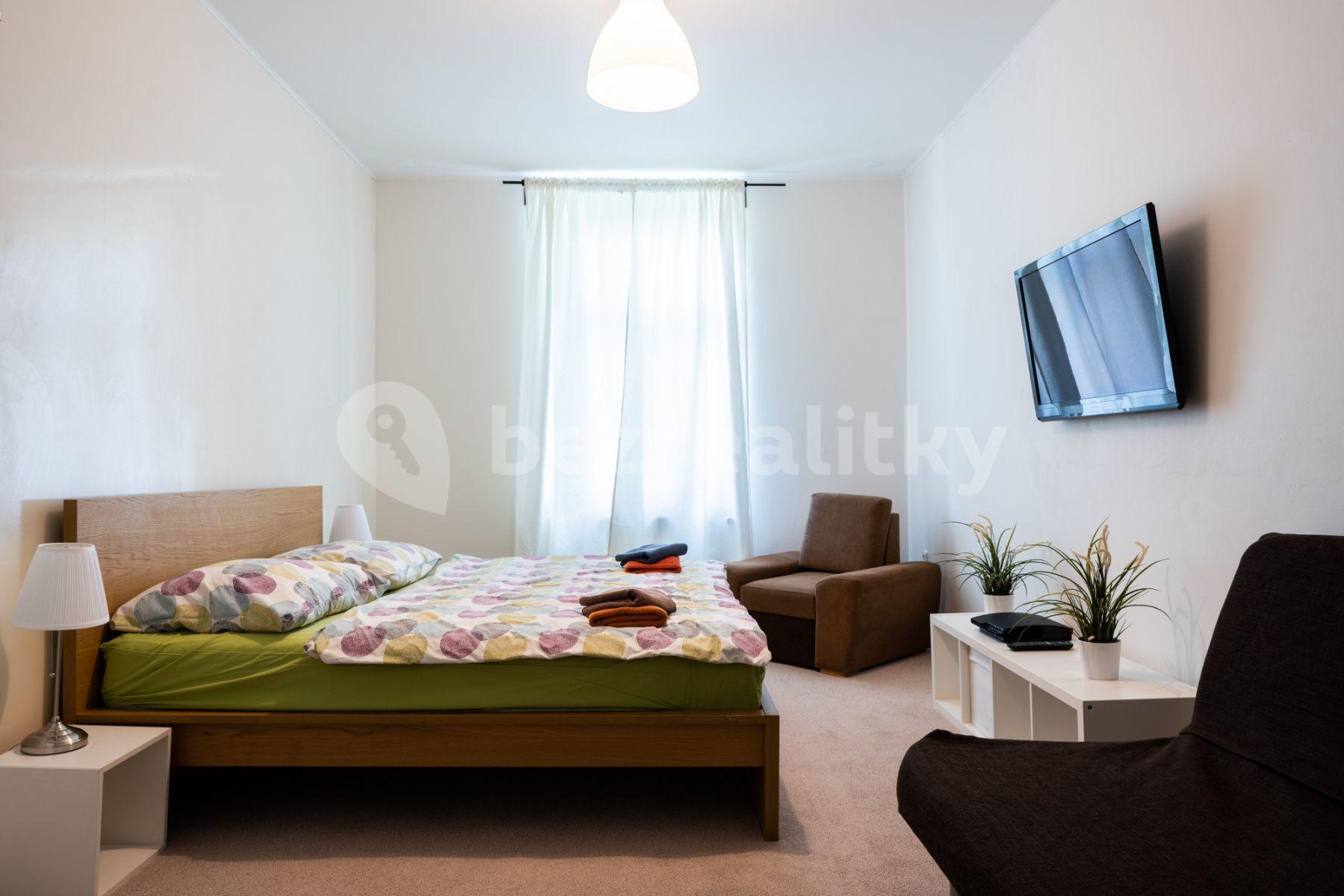 Pronájem bytu 2+1 79 m², Polská, Praha, Praha