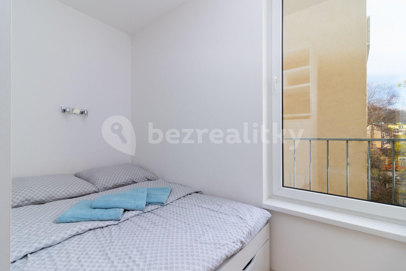 Pronájem bytu 2+1 40 m², U Michelského mlýna, Praha, Praha