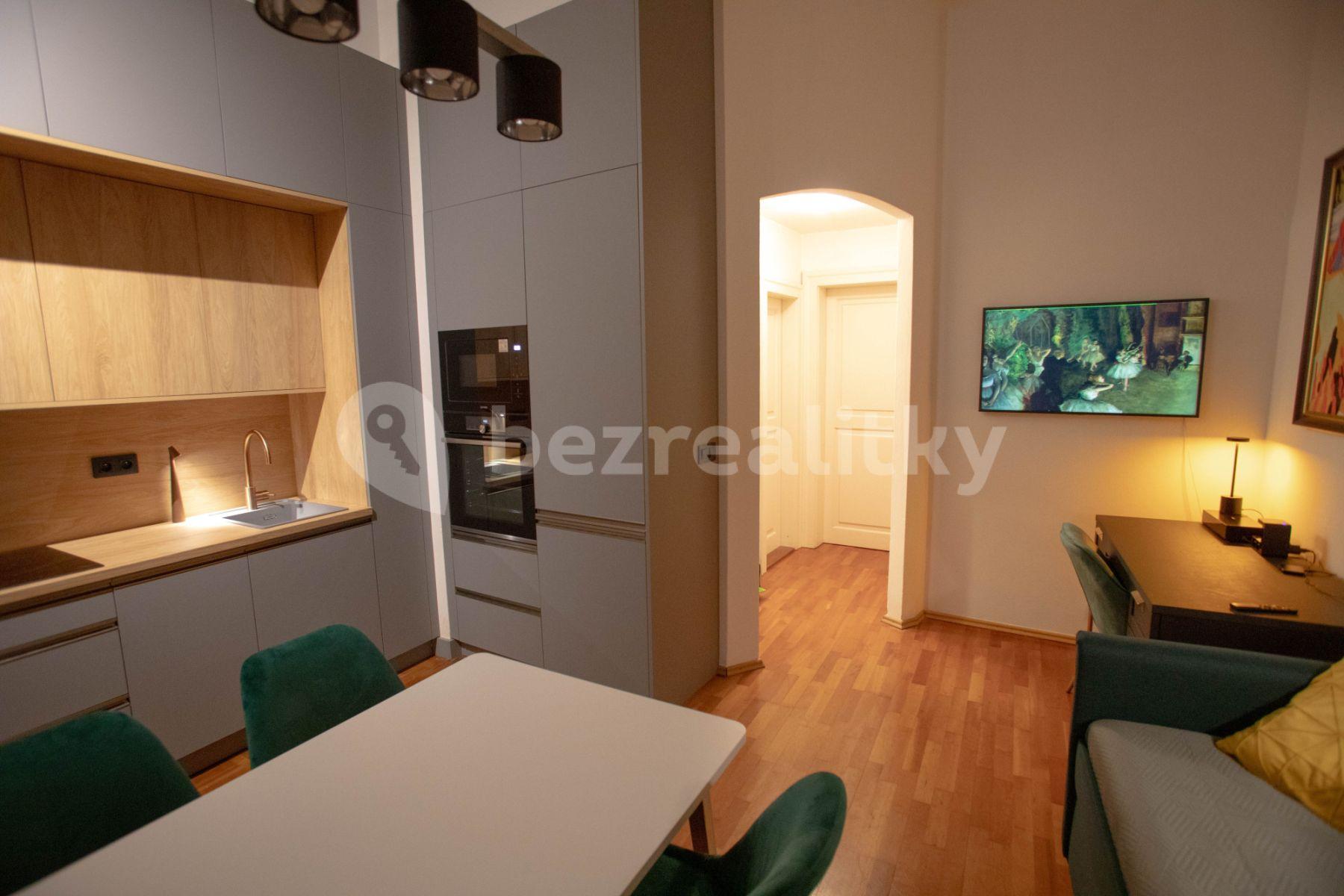 Pronájem bytu 2+1 40 m², Mostecká, Praha, Praha