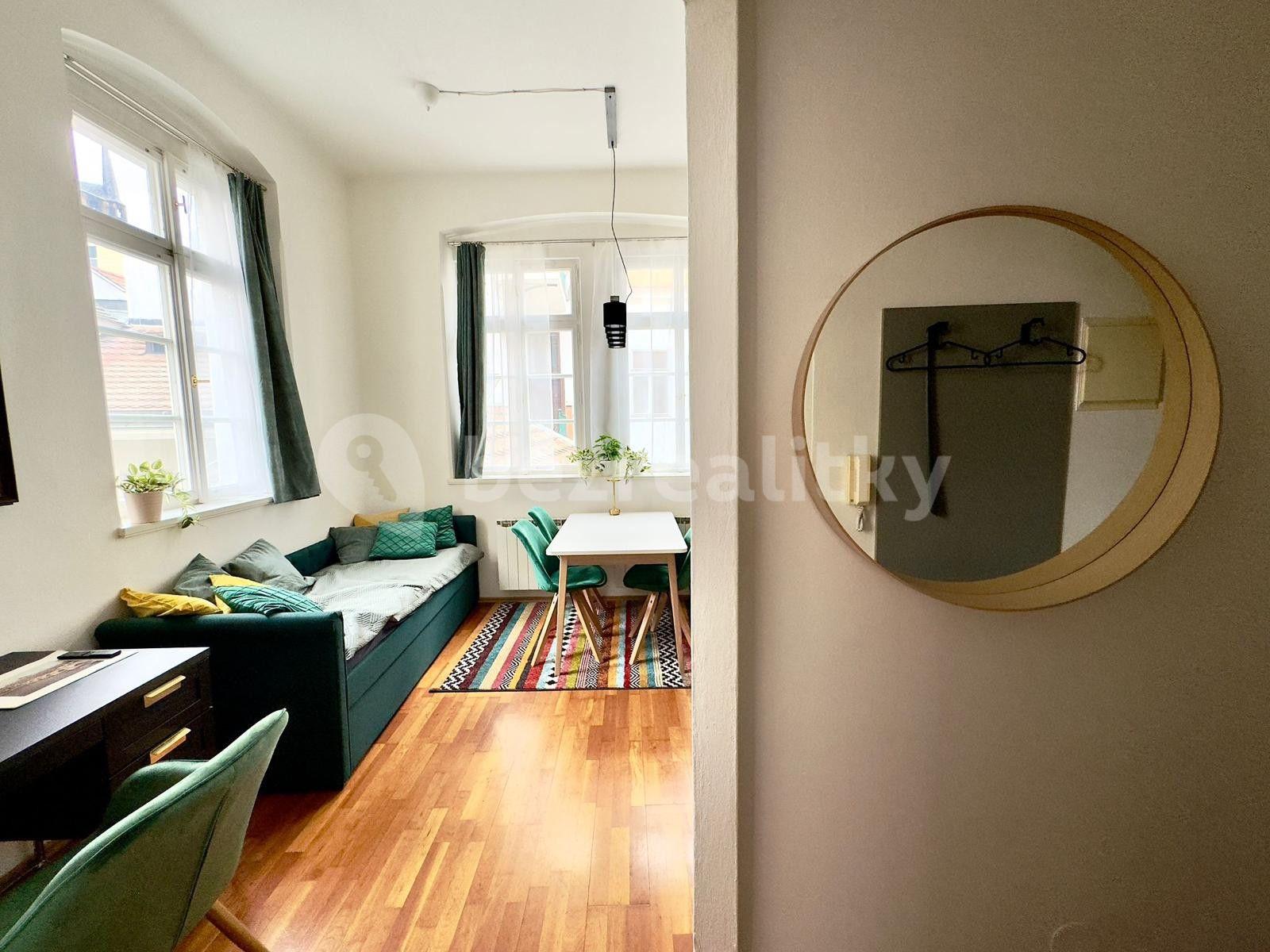 Pronájem bytu 2+1 40 m², Mostecká, Praha, Praha