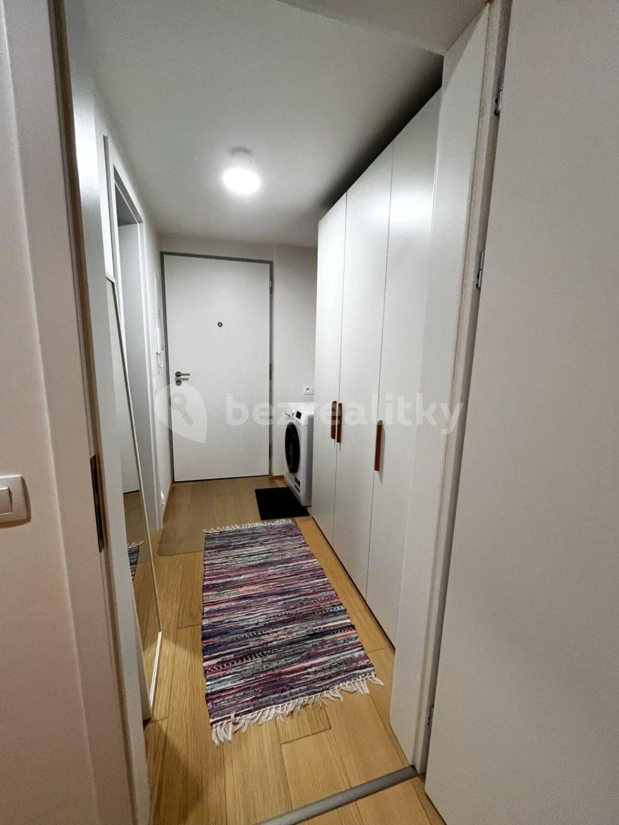 Pronájem bytu 1+kk 37 m², Vorařská, Praha, Praha