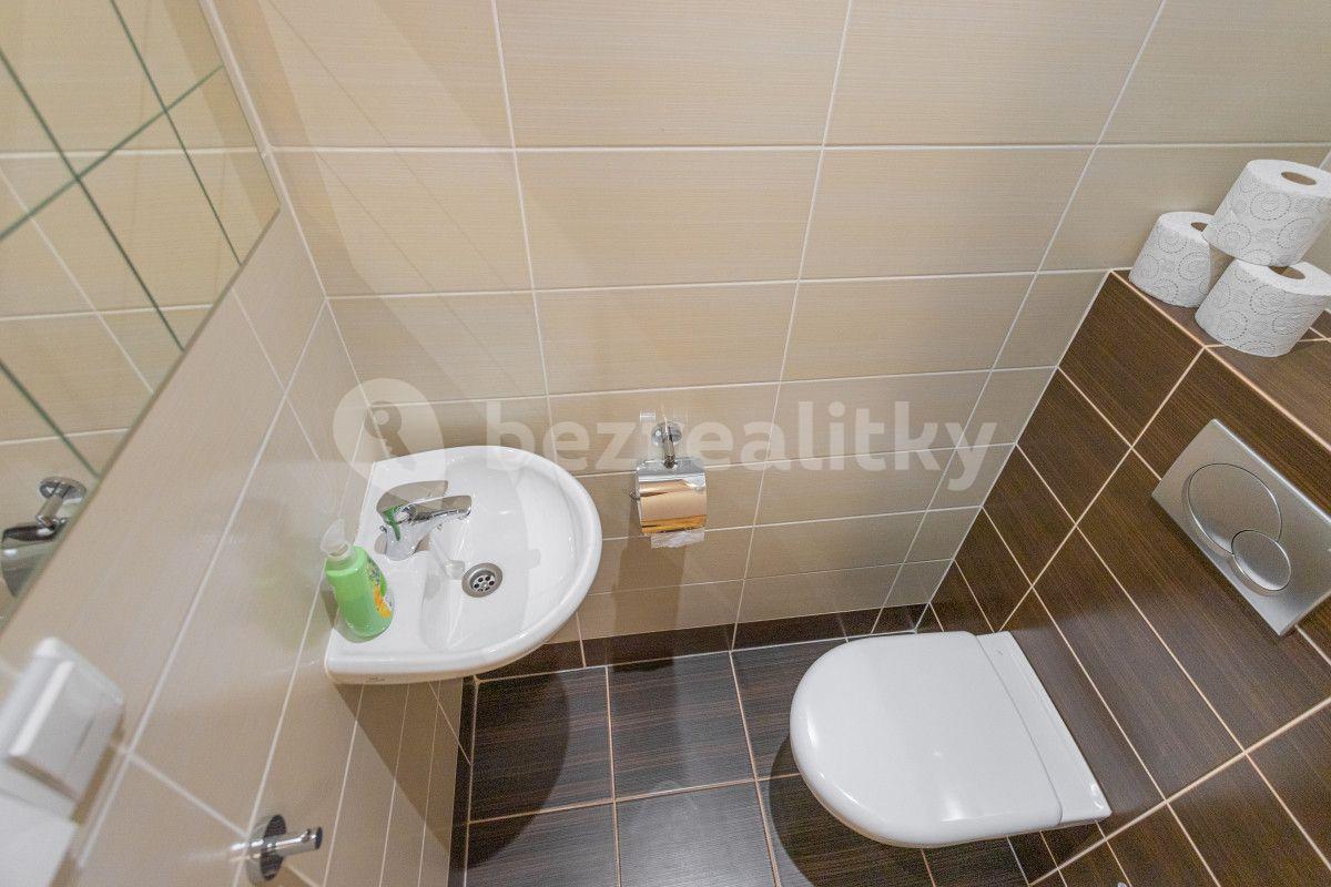 Pronájem bytu 2+1 50 m², U Obecního dvora, Praha, Praha