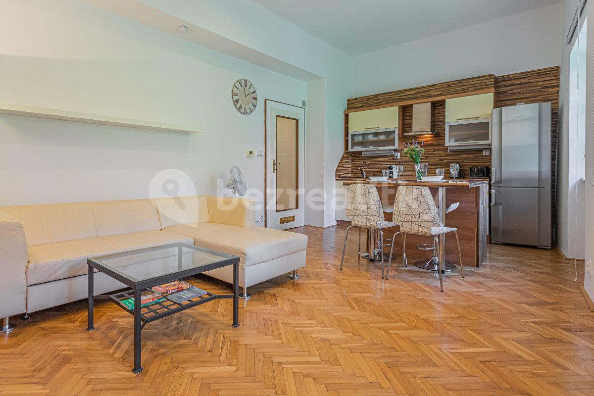 Pronájem bytu 2+1 50 m², U Obecního dvora, Praha, Praha