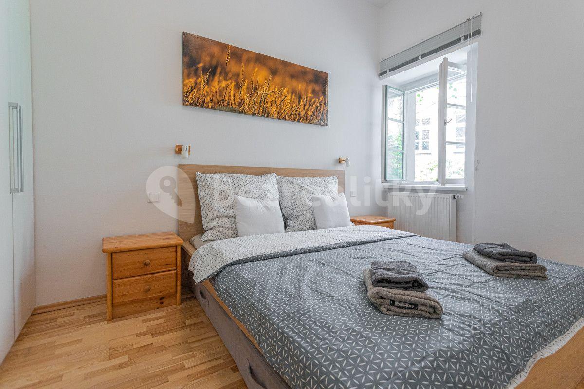 Pronájem bytu 2+1 50 m², U Obecního dvora, Praha, Praha