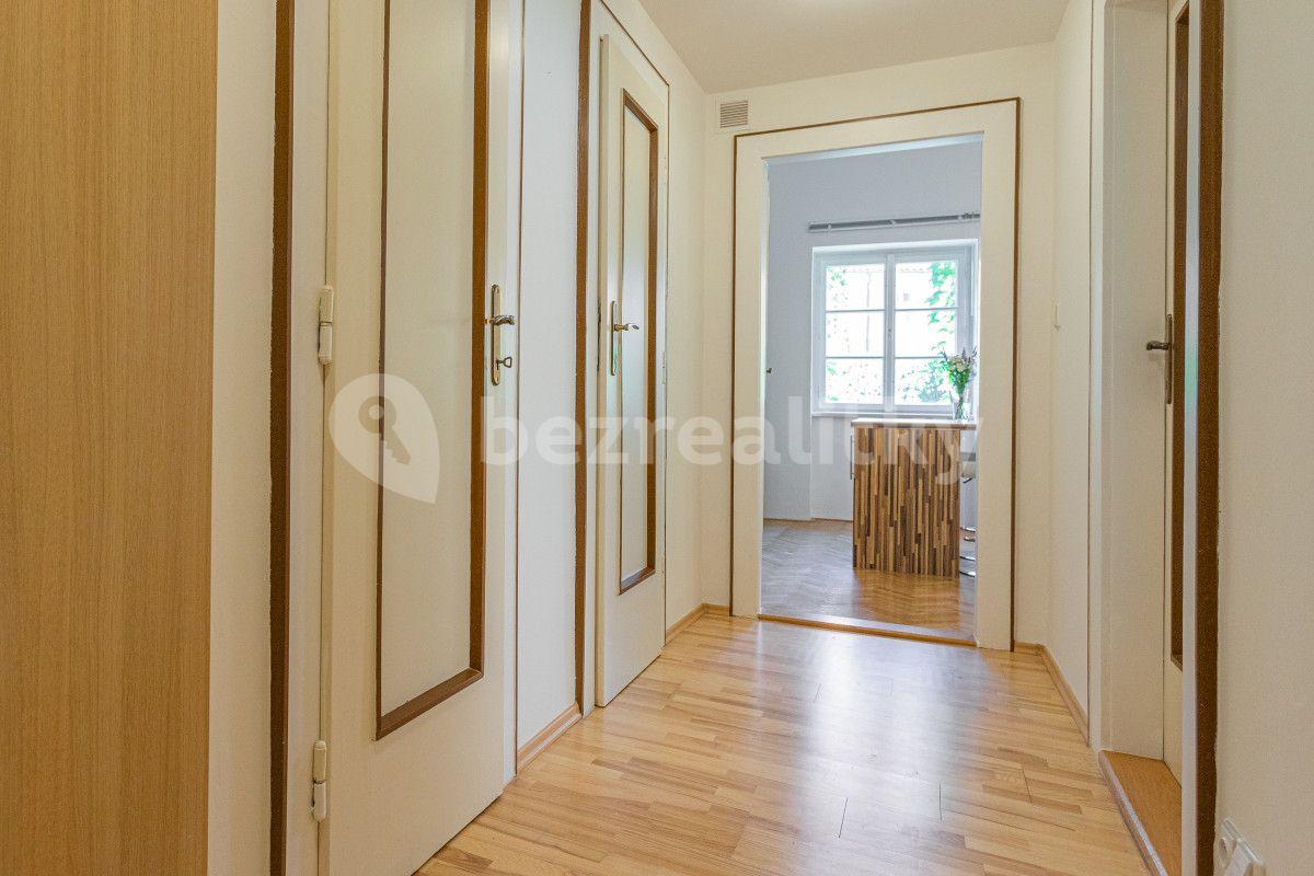 Pronájem bytu 2+1 50 m², U Obecního dvora, Praha, Praha