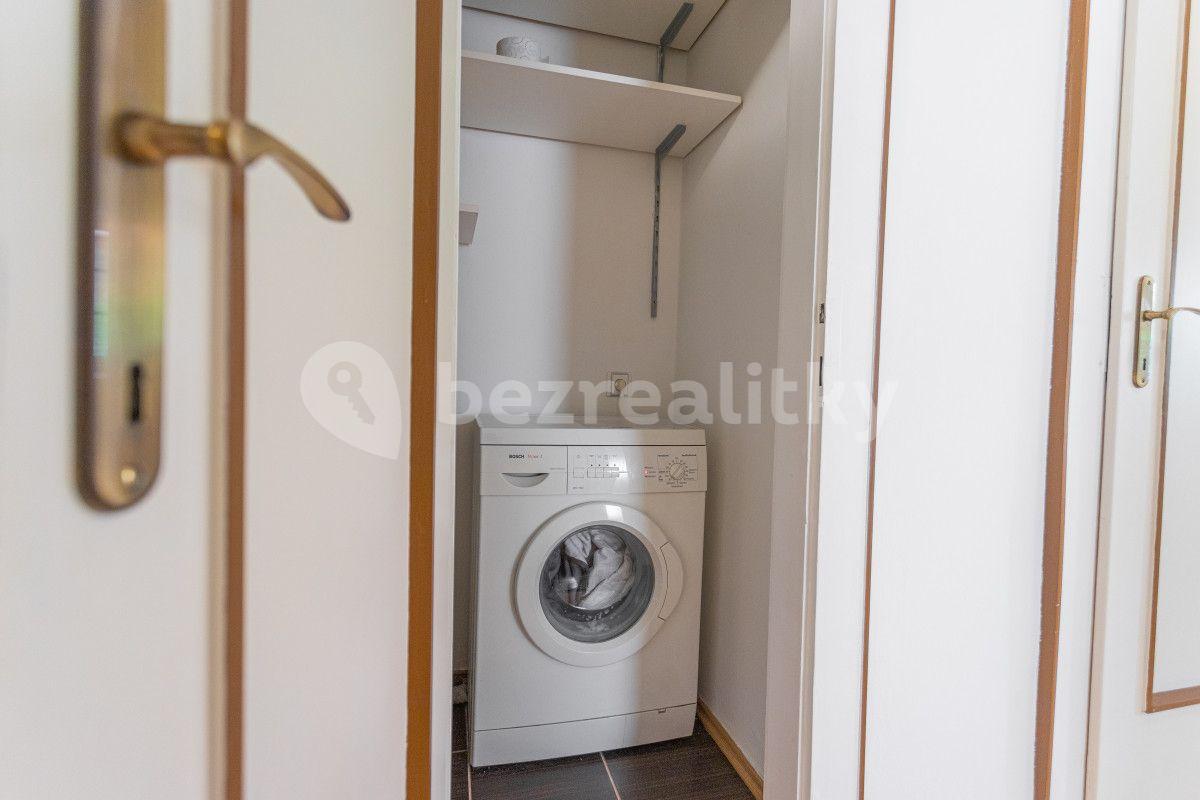 Pronájem bytu 2+1 50 m², U Obecního dvora, Praha, Praha