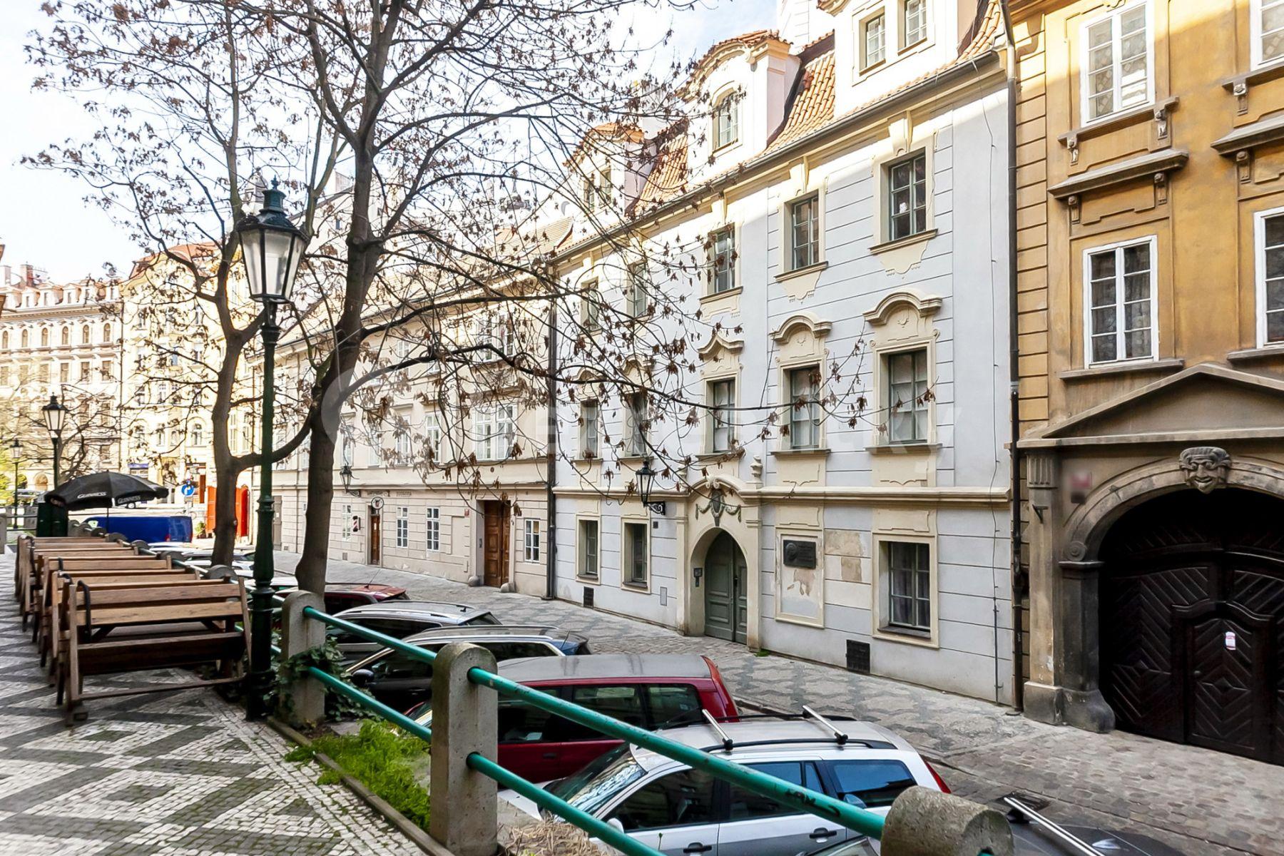 Pronájem bytu 2+1 50 m², U Obecního dvora, Praha, Praha