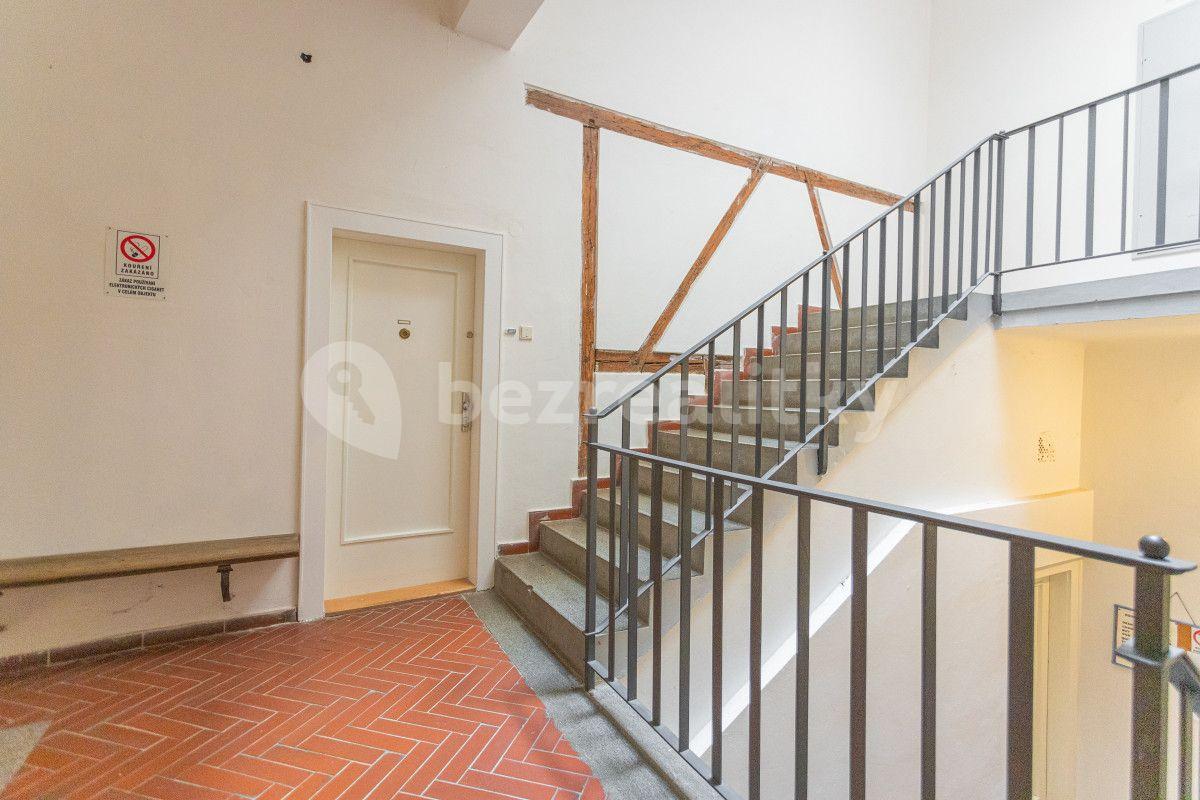 Pronájem bytu 2+1 50 m², U Obecního dvora, Praha, Praha