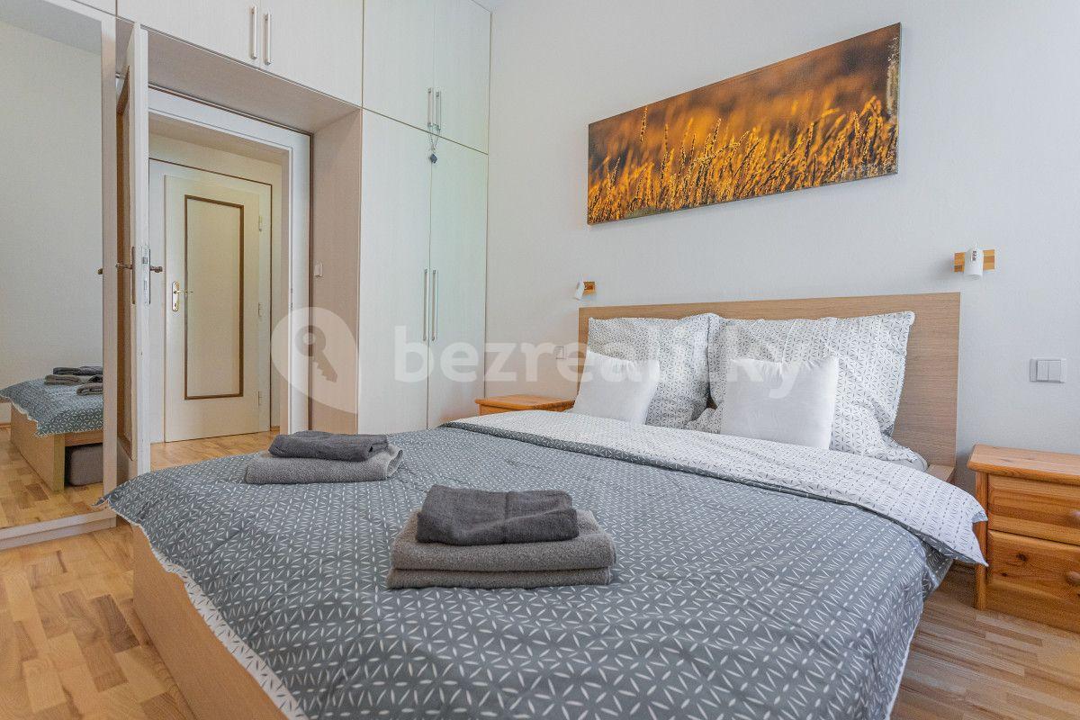 Pronájem bytu 2+1 50 m², U Obecního dvora, Praha, Praha