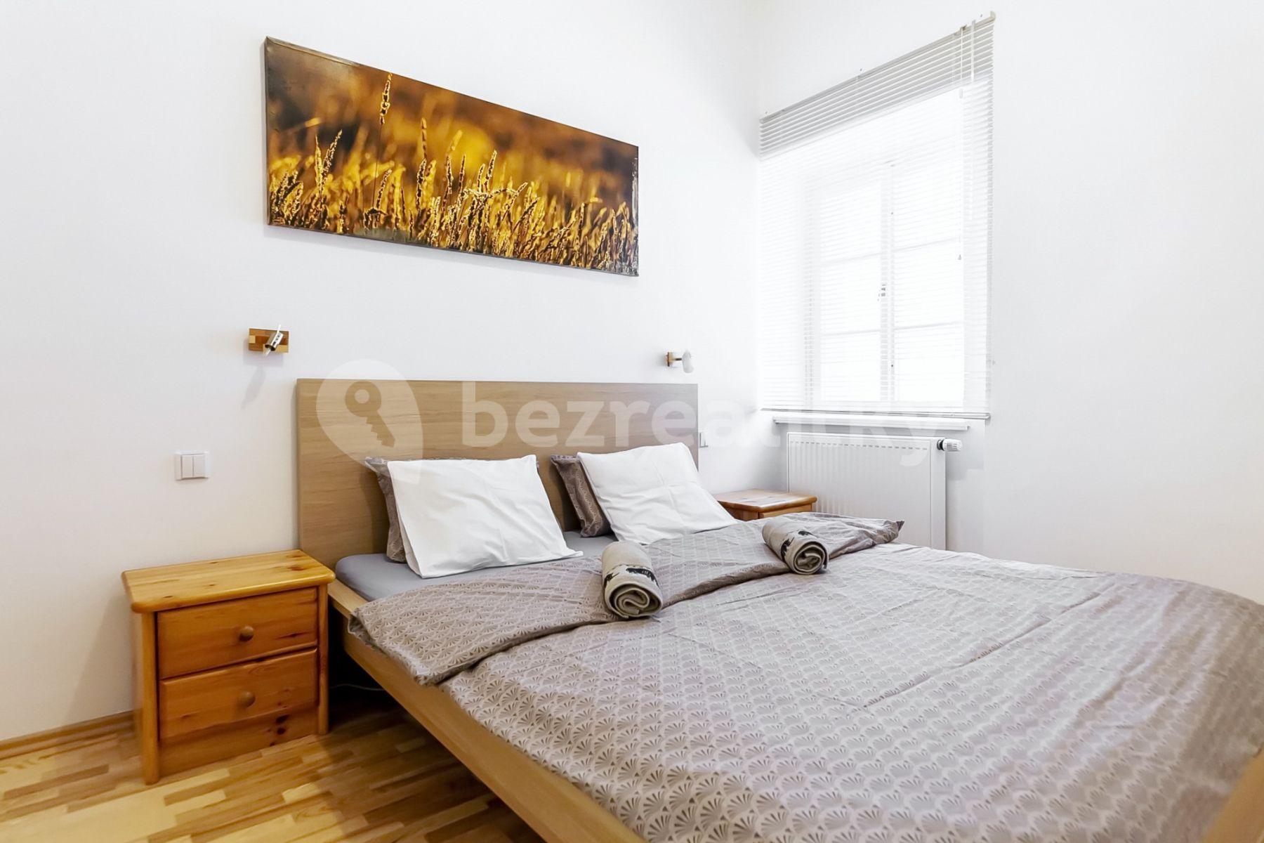 Pronájem bytu 2+1 50 m², U Obecního dvora, Praha, Praha