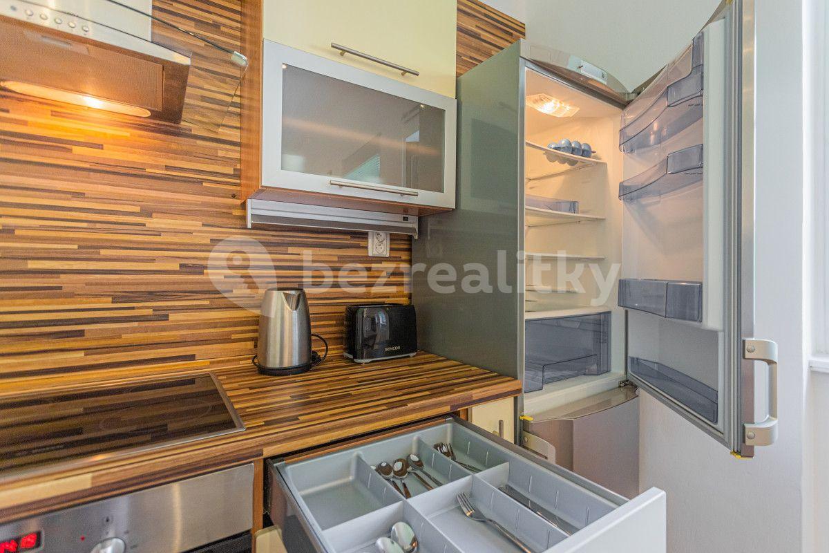 Pronájem bytu 2+1 50 m², U Obecního dvora, Praha, Praha