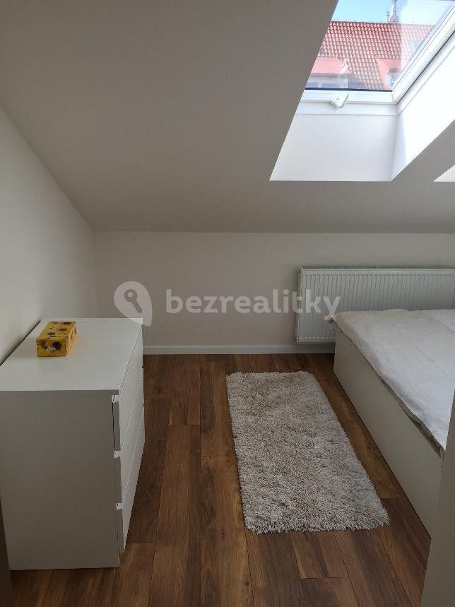 Pronájem bytu 2+1 55 m², Bulharská, Praha, Praha