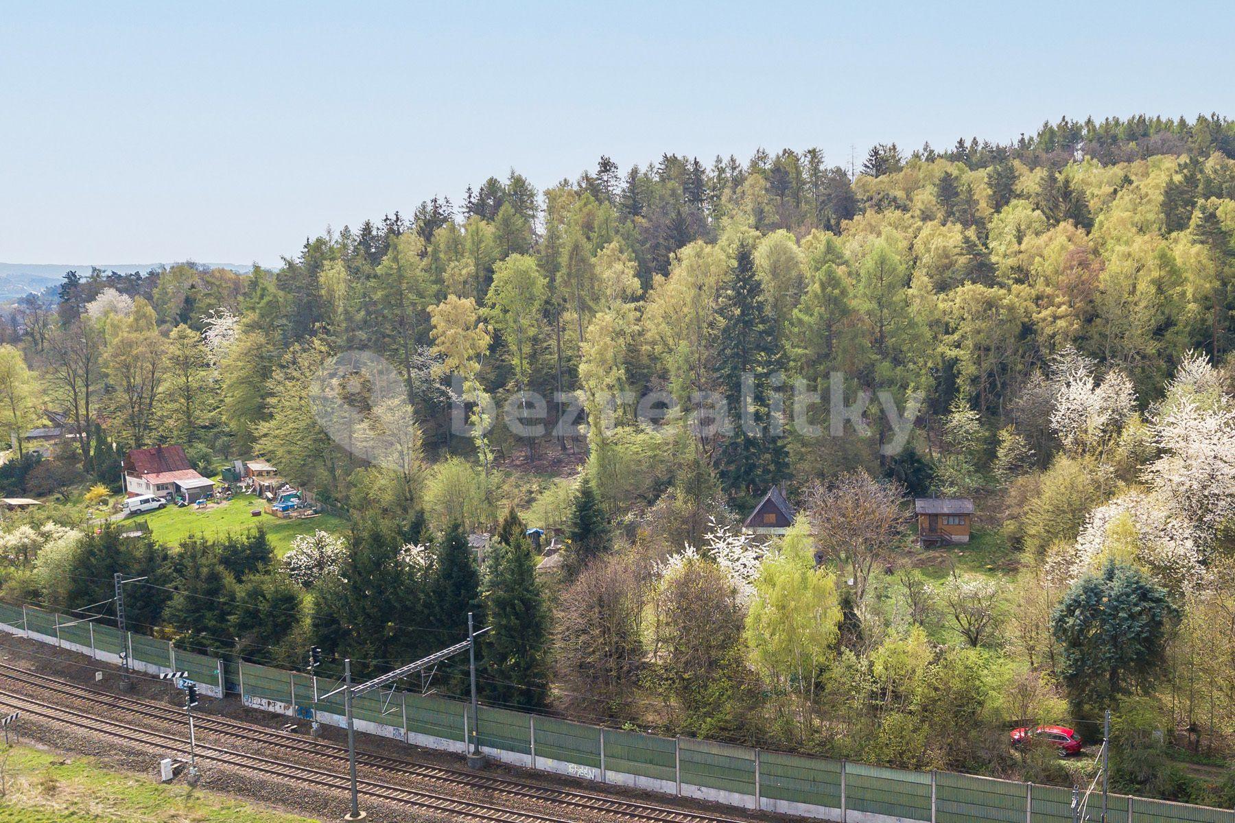 Prodej pozemku 1.108 m², U Trati, Všestary, Středočeský kraj