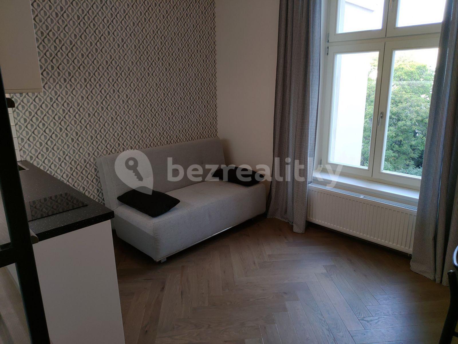 Pronájem bytu 1+kk 25 m², Lípová, Praha, Praha