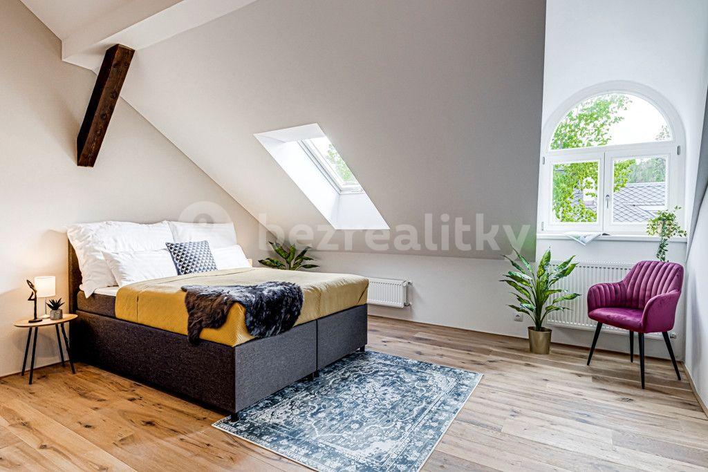 Pronájem bytu 1+kk 34 m², Kaizlovy sady, Praha, Praha