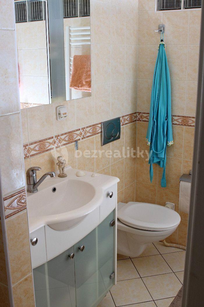 Pronájem bytu 1+1 44 m², Na Valentince, Praha, Praha