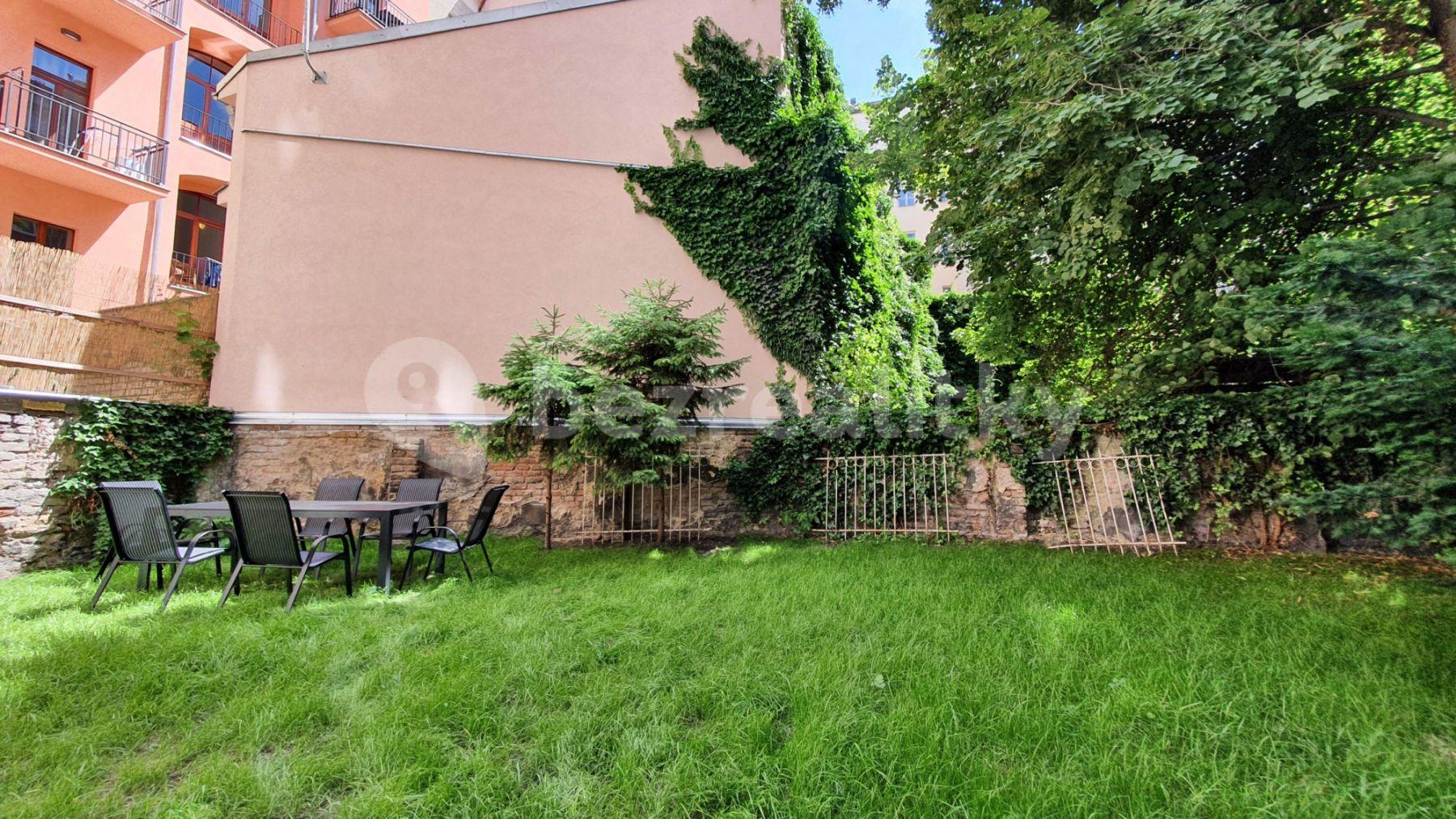 Pronájem bytu 1+kk 24 m², Tyršova, Praha, Praha