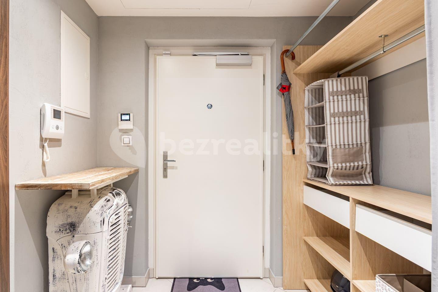 Pronájem bytu 1+kk 39 m², Mozartova, Praha, Praha